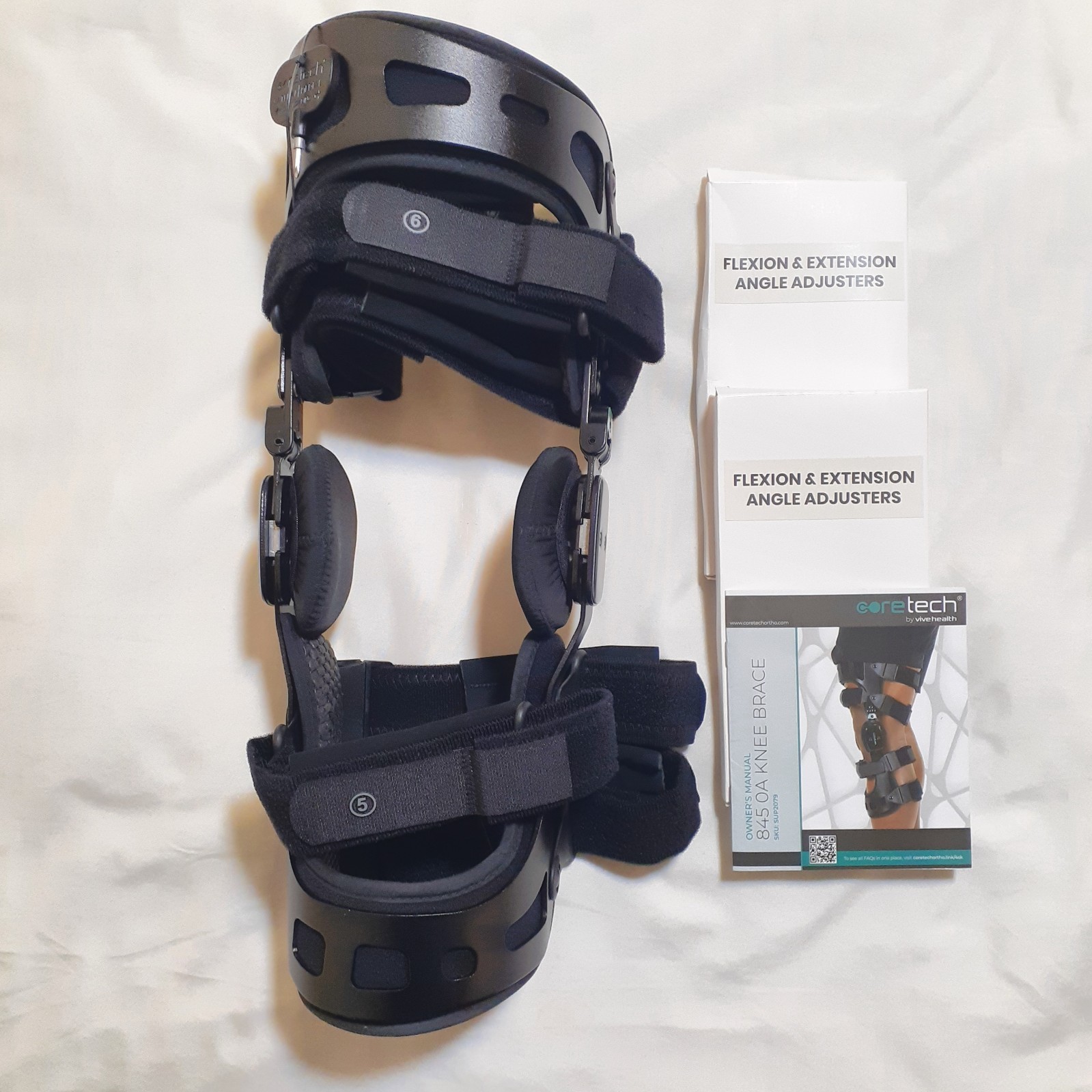 Vivehealth Coretech 845 OA Knee Brace Right Medium with Adjusters & Manual New