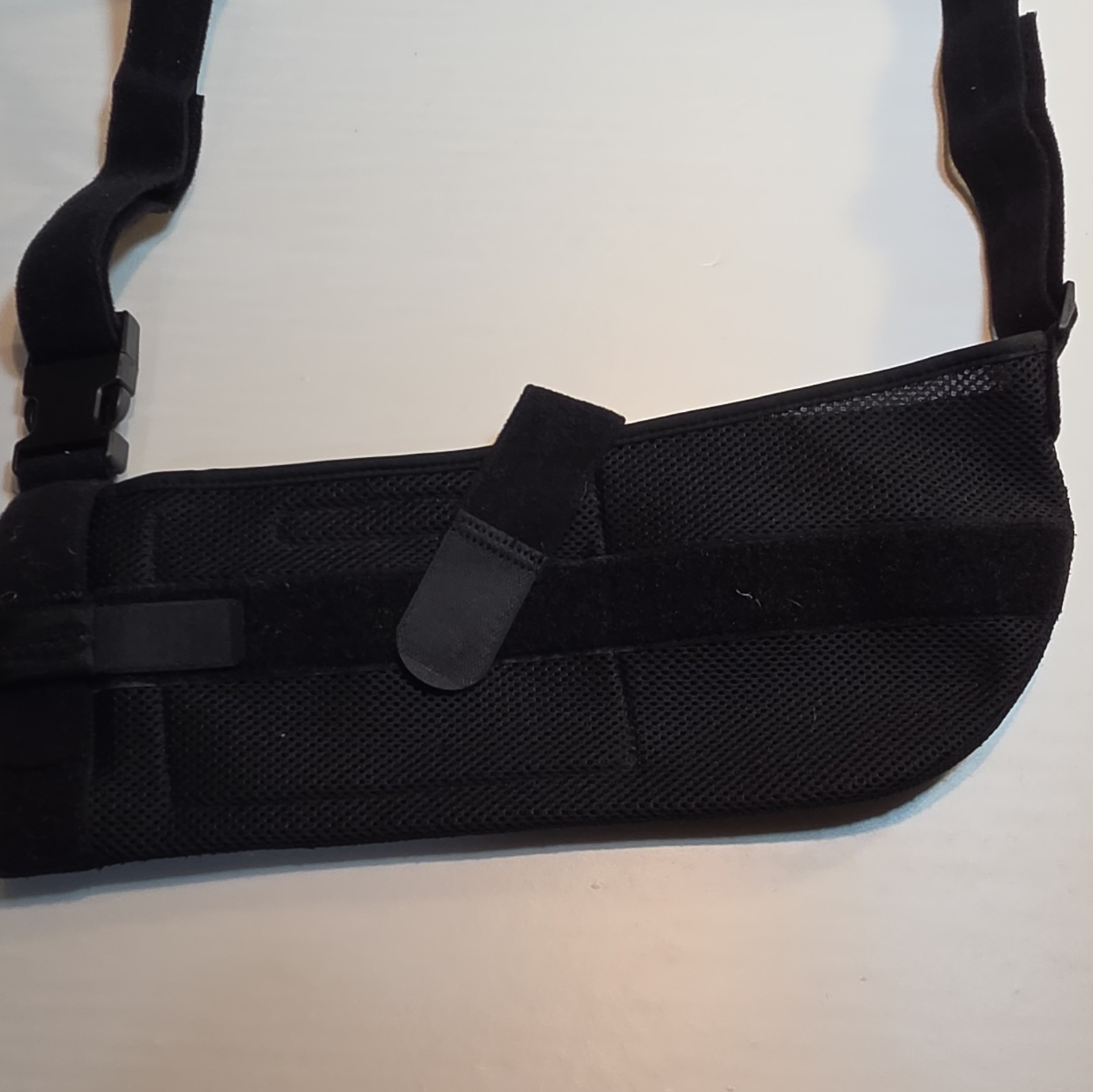 Vive Adjustable Arm & Shoulder Sling, One Size, Black Support for Immobilization