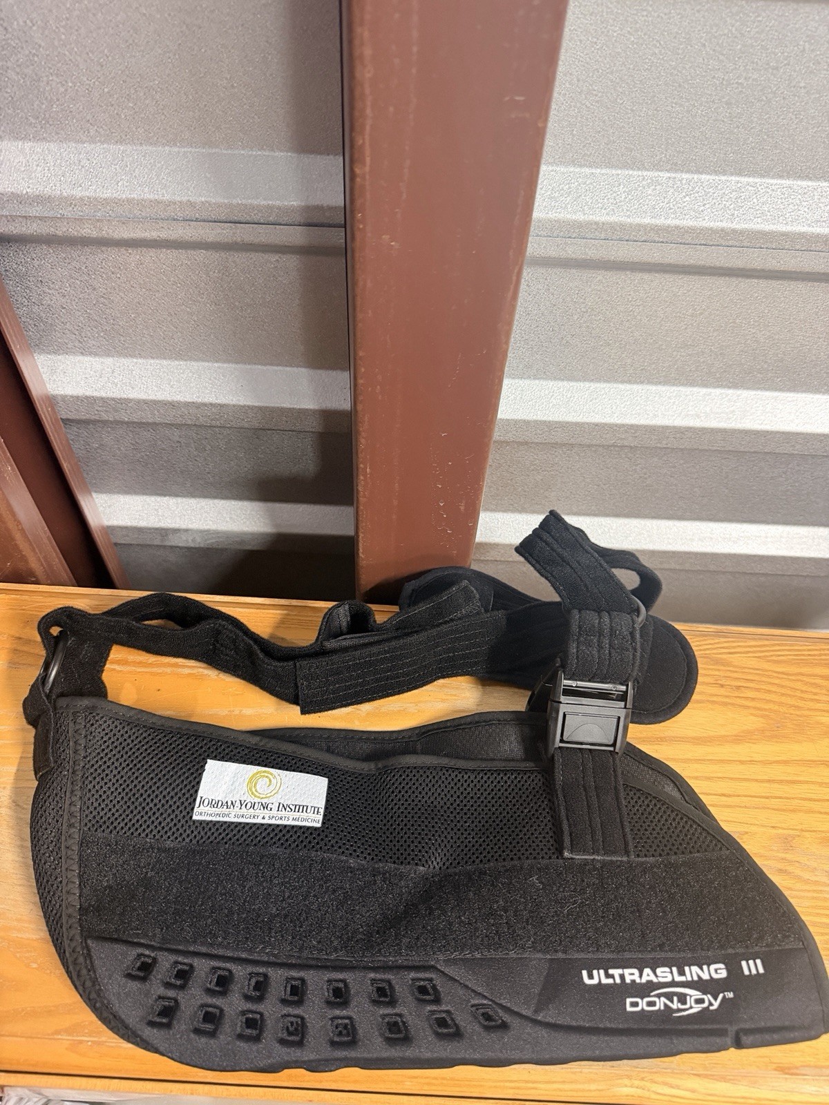 DonJoy Ultra Sling III Adjustable Shoulder Support-No Pillow or Ball Medium sz