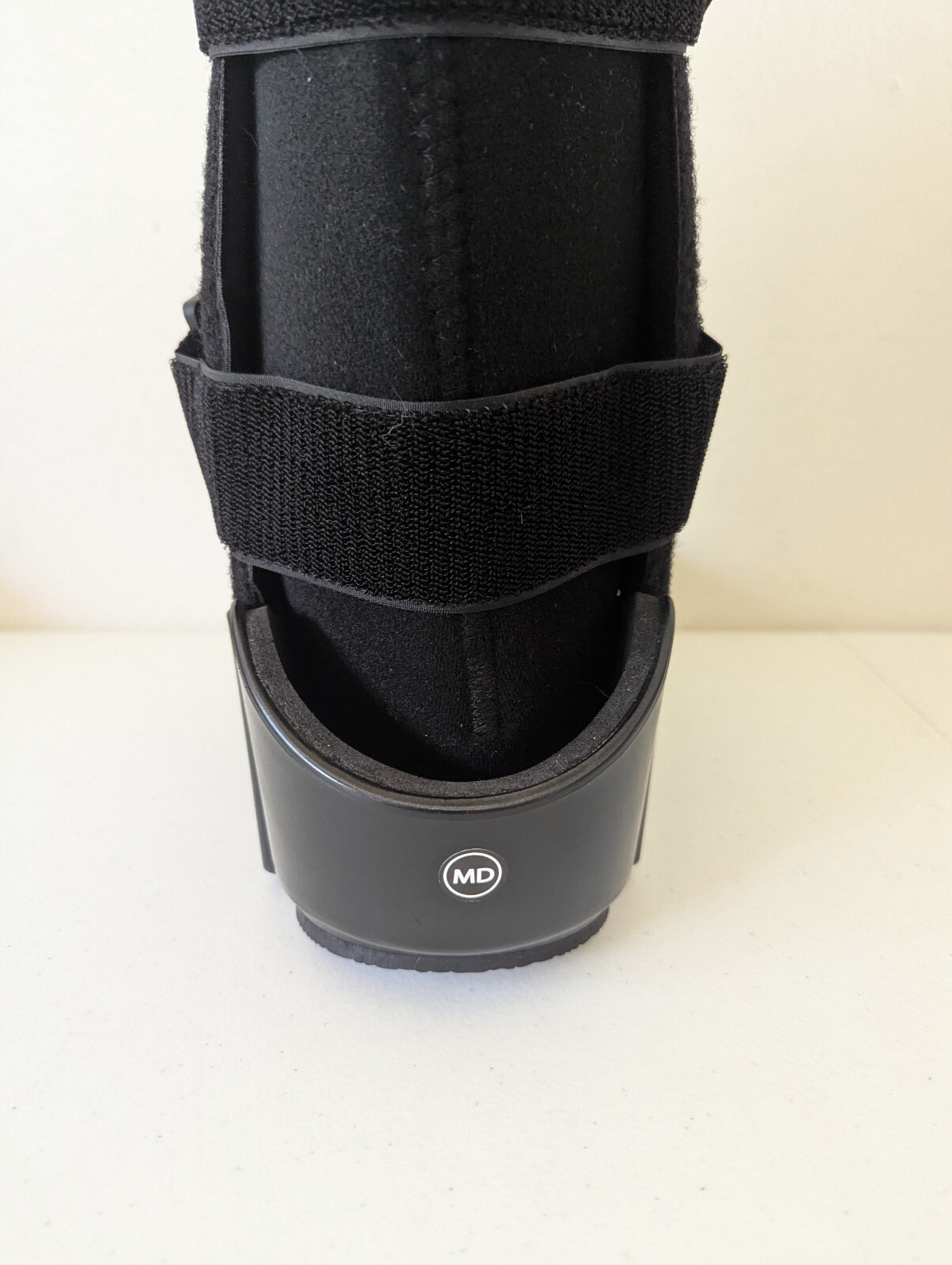 MEDLINE Full Leg Boot REF ORT28100M – Size Medium – Gently Used