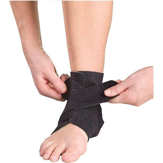 Mueller Adjustable Ankle Support Brace One Size Fits Most Moderate Support Black