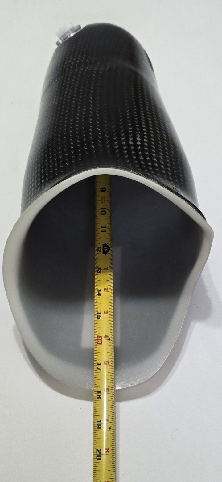 Socket de Fibra de Carbono With Adapter For Coupling In Excellent Condition.