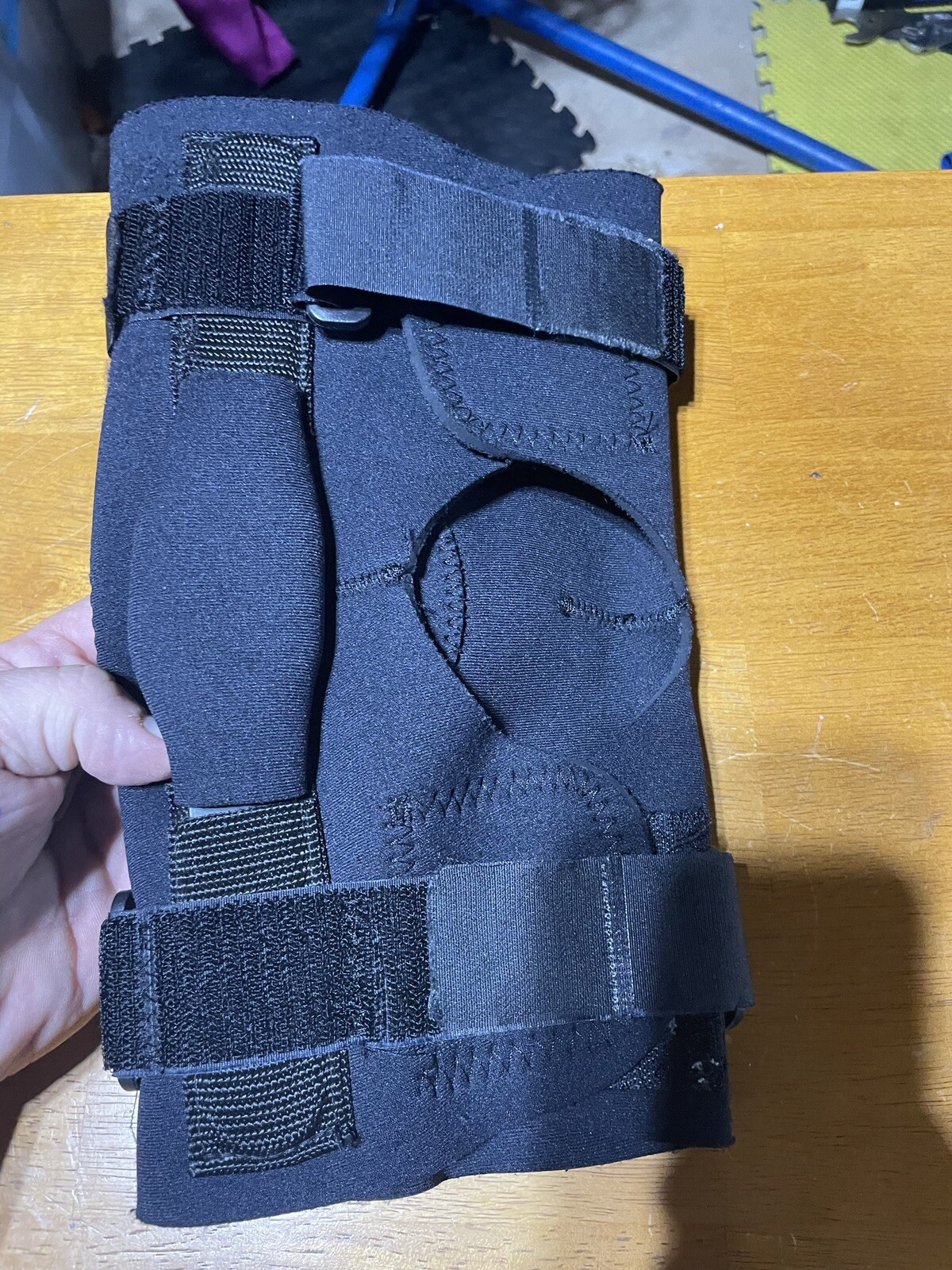 Futuro Sport Adjustable Knee Stabilizer Knee Brace