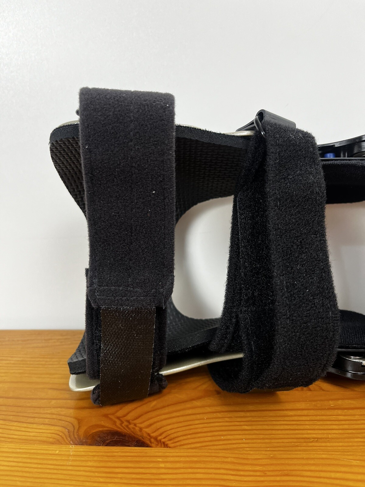 New OSSUR Supportive Adjustable Knee Brace Small Left Knee Innovation Sports