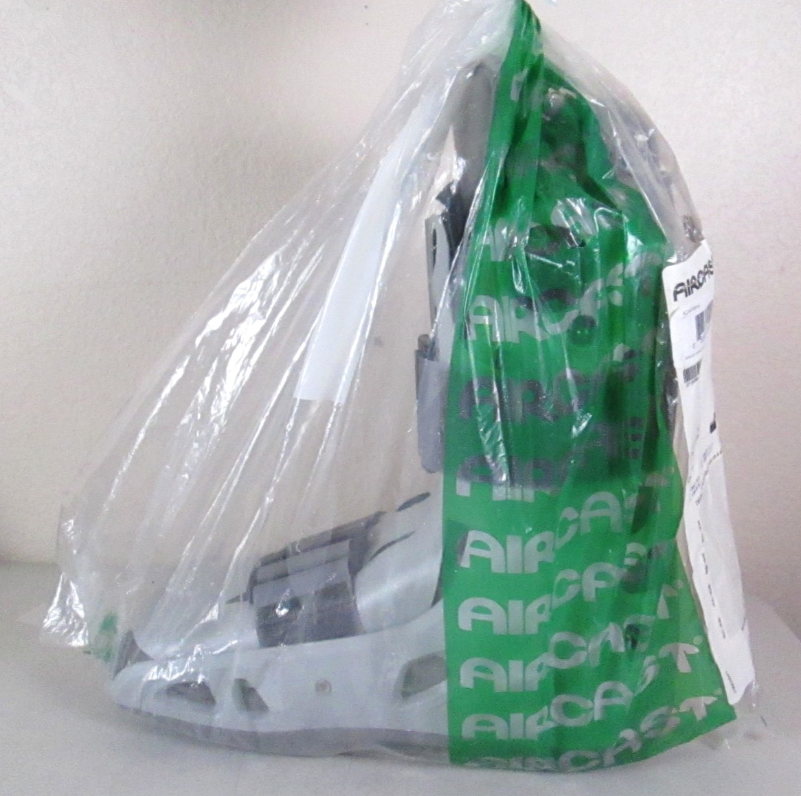 Aircast Airselect Walker Brace/Walking Boot Size Medium – NEW –
