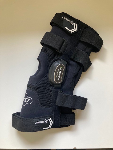 DonJoy Performance Bionic Fullstop ACL Knee Brace – Large, Black