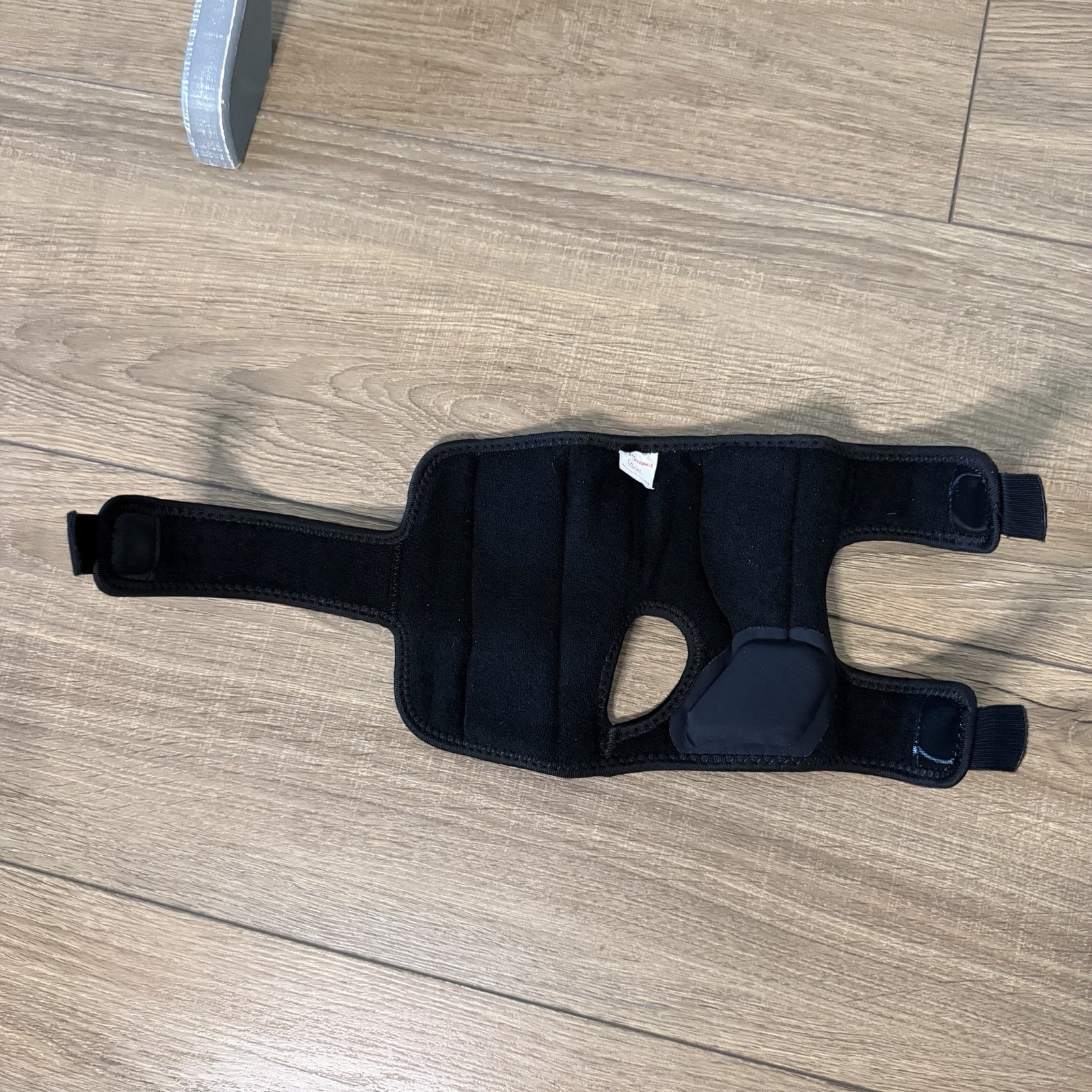 wrist support adjustable With Removable Splints. Fits Left Hand . L – XL