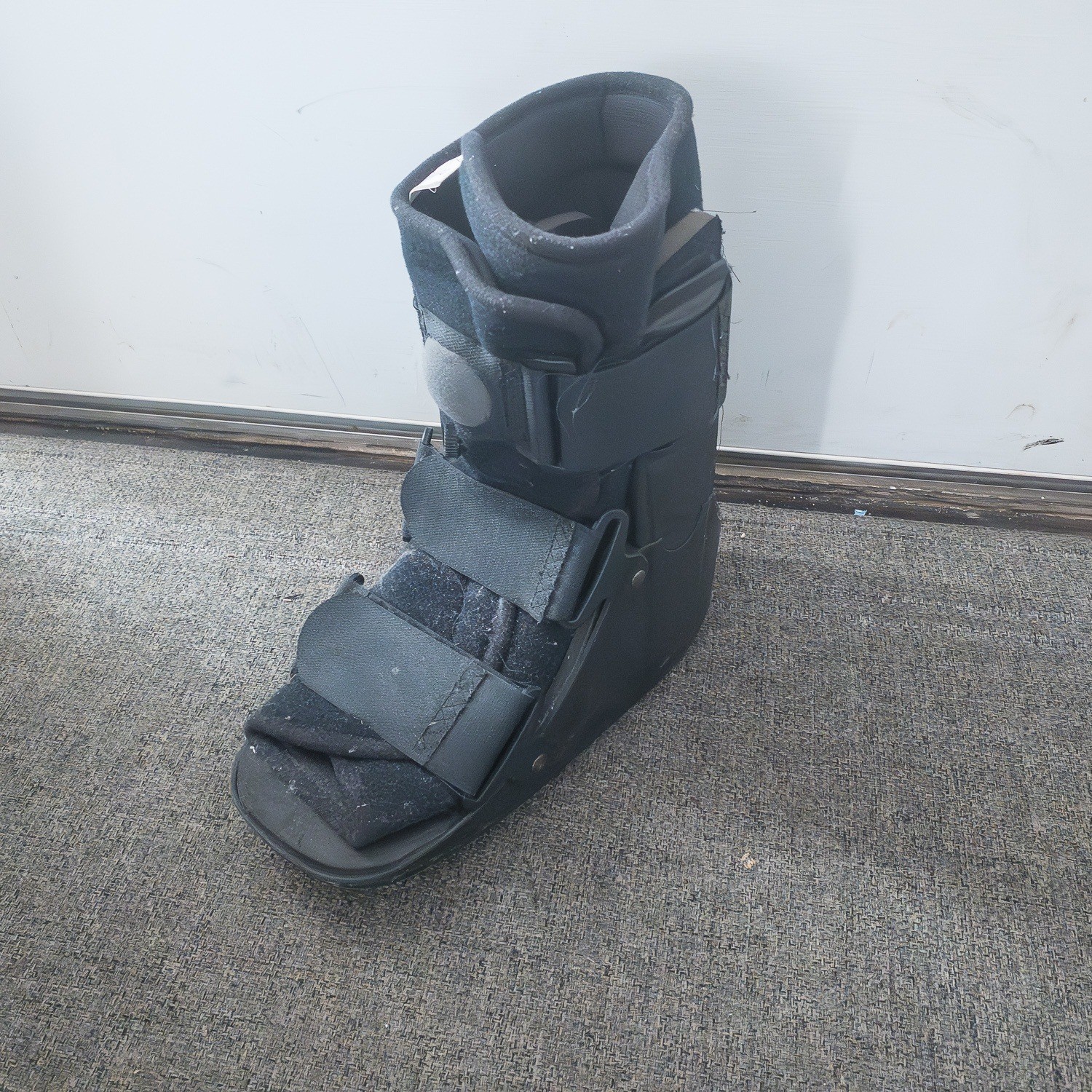 DeRoyal Walking Boot Unisex Medium Black Air Pump Cam Walker Orthopedic Plastic