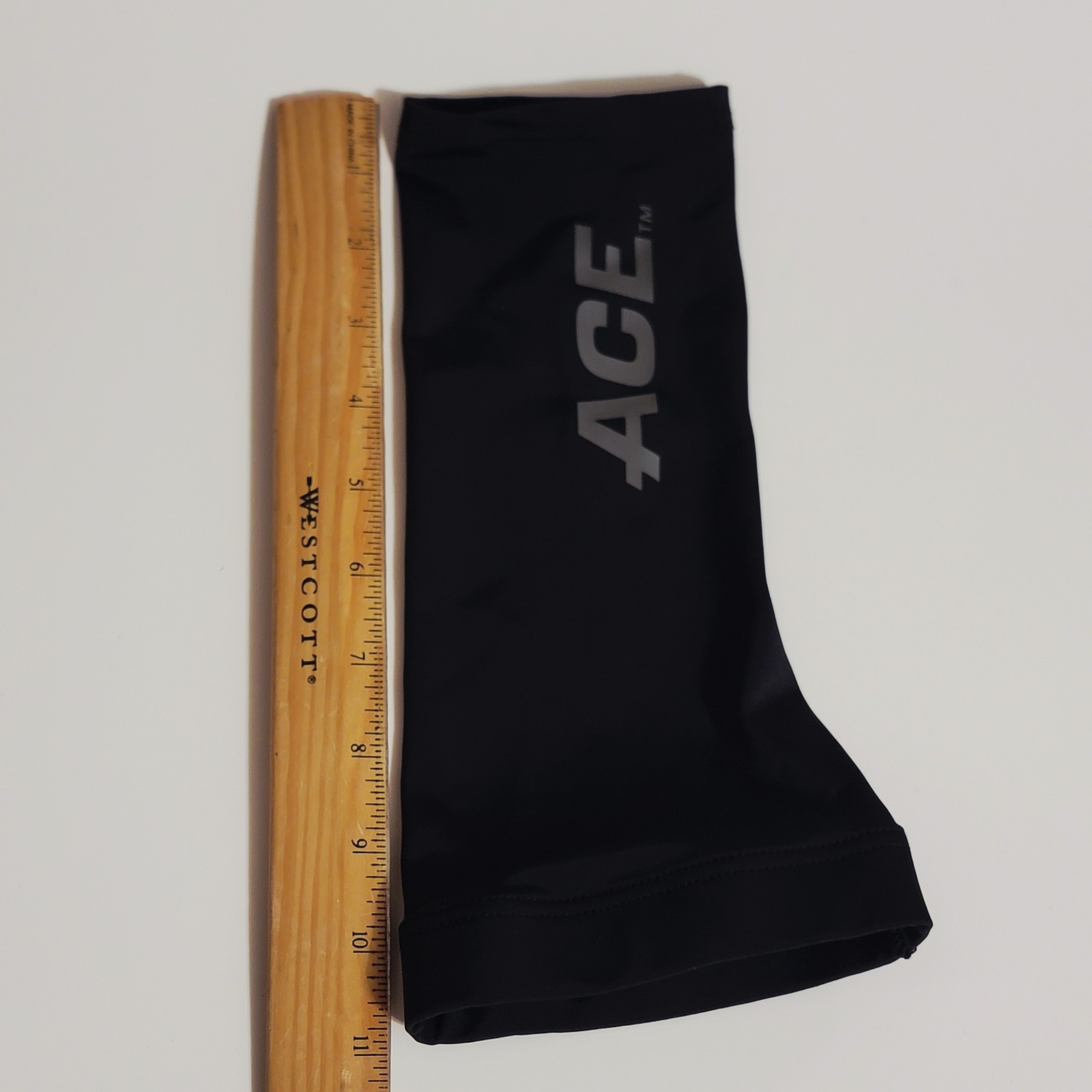 Ace Calf Compression Sleeve L/XLFor Football, Basketball, Volleyball All Sports