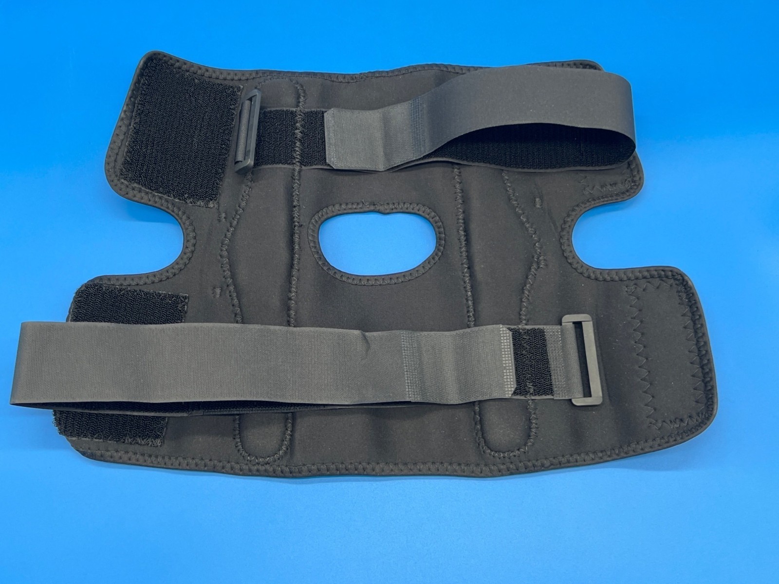 United Ortho Wraparound Hinged Knee Brace Medium Black