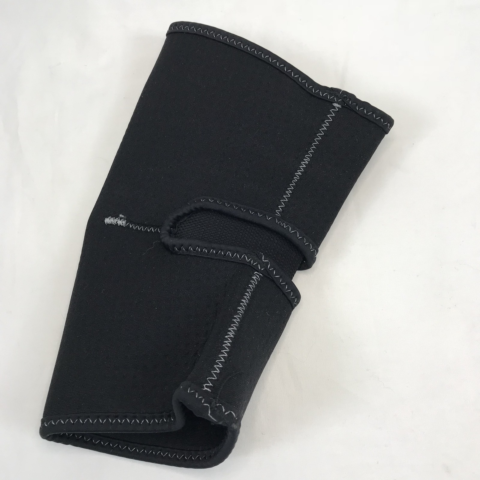 Elbow Compression Sleeve Lg Support ProFlex Black Ergodyne 650 CONTAINS LATEX