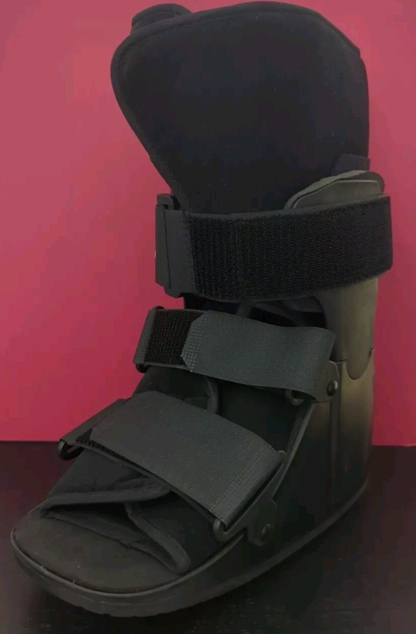 United Ortho – Short Air Cam Walker – Fracture Book – Small – Fits L/R Foot