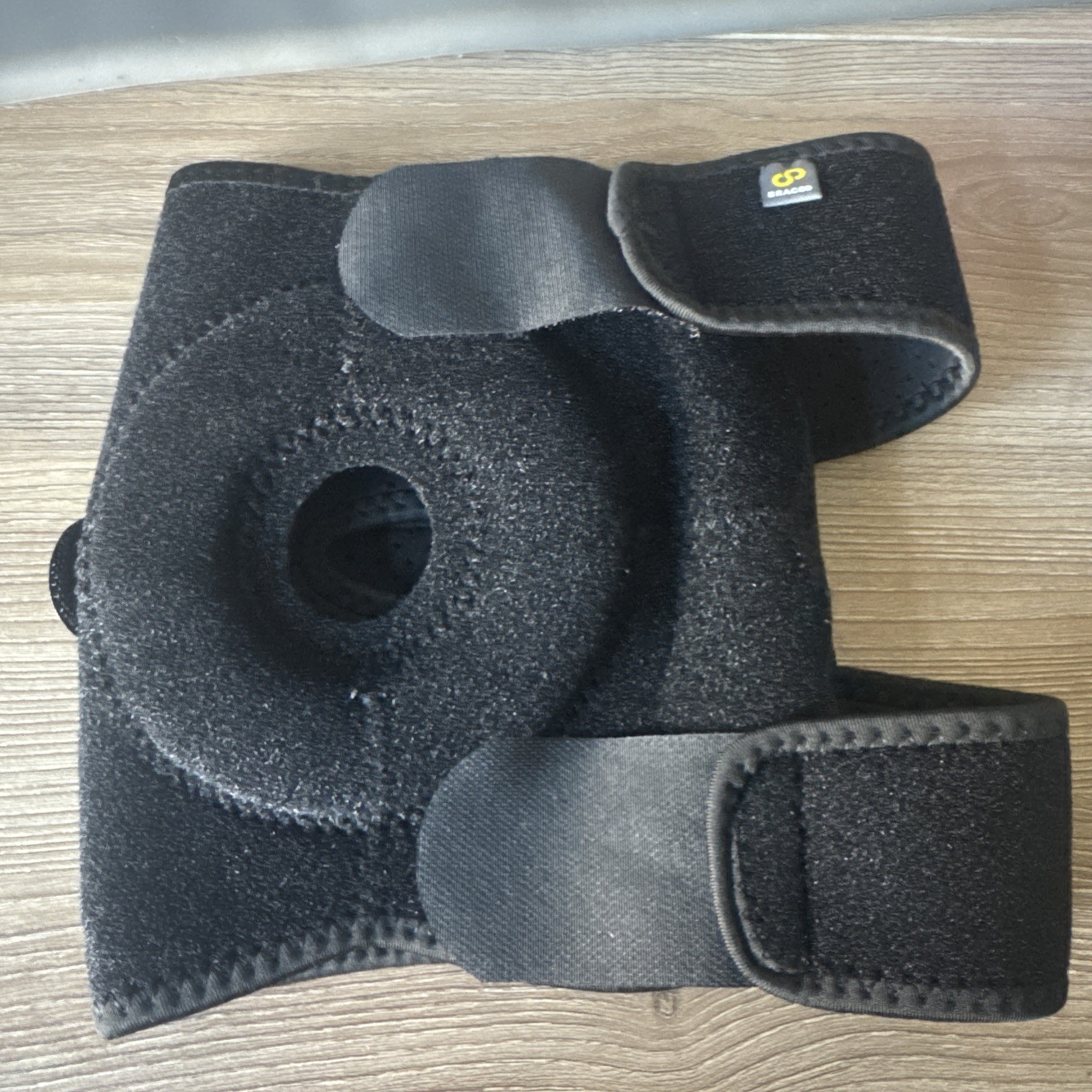 Bracoo Knee Support Brace for Men Women, Adjustable Compression Sleeve Wrap Pate
