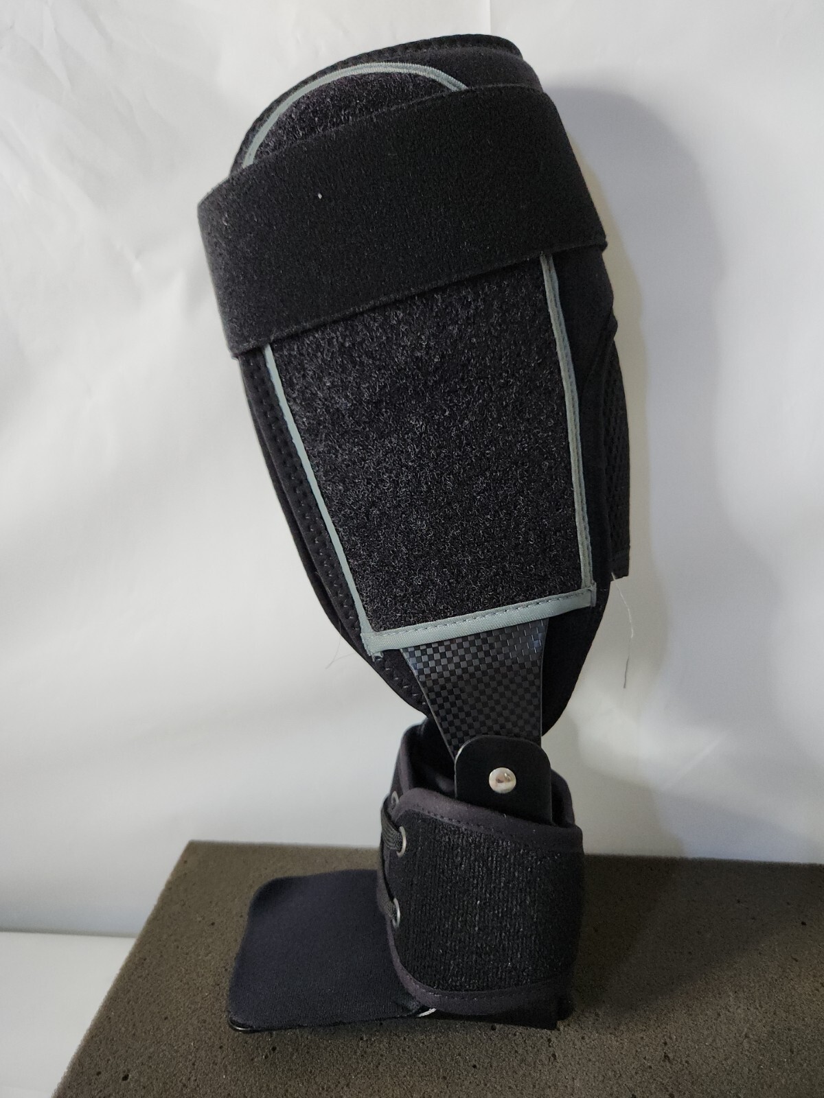 Active ankle brace Right Small (M)