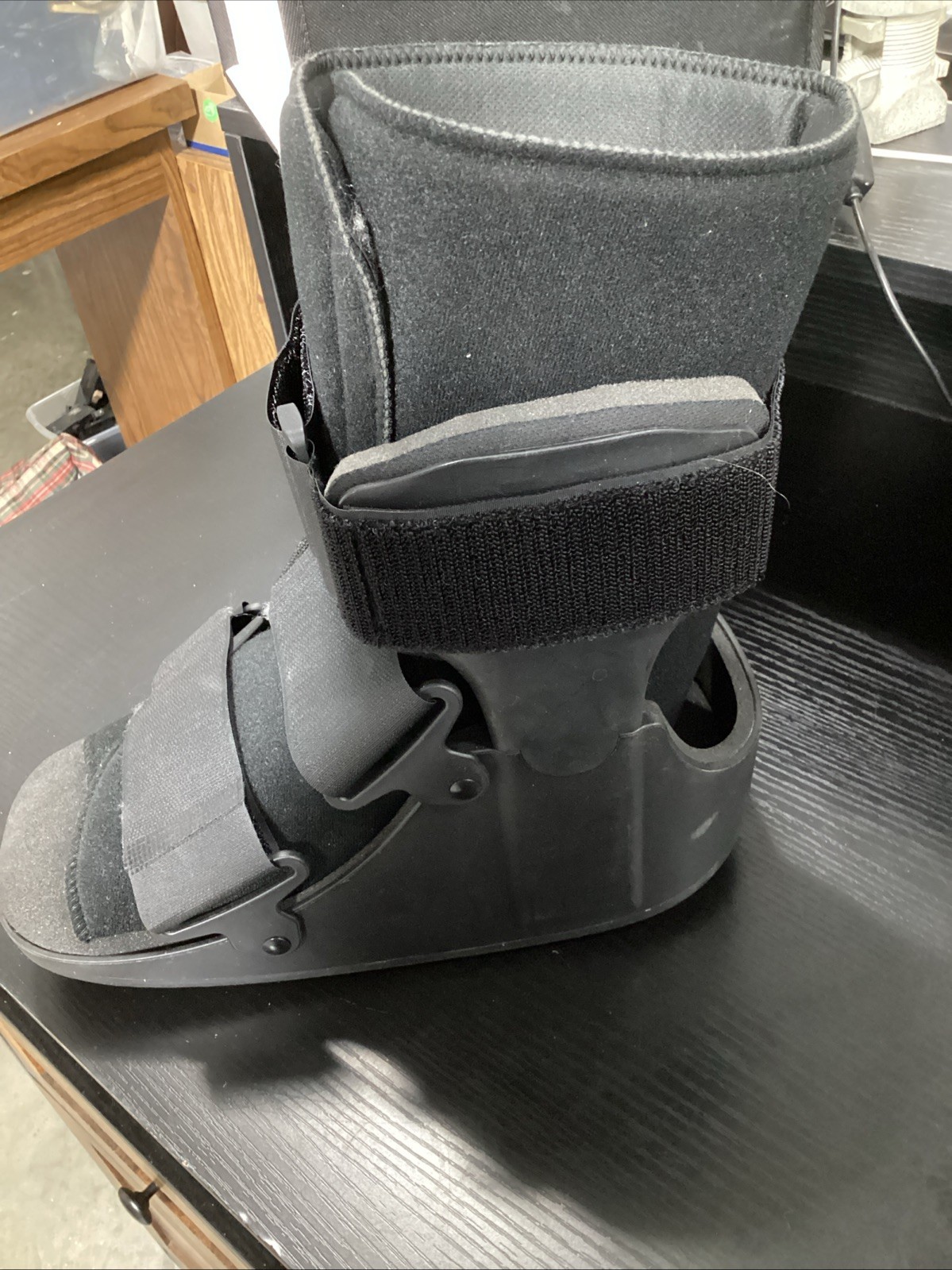 United Ortho Short Cam Walker Fracture Boot MEDIUM Black USED