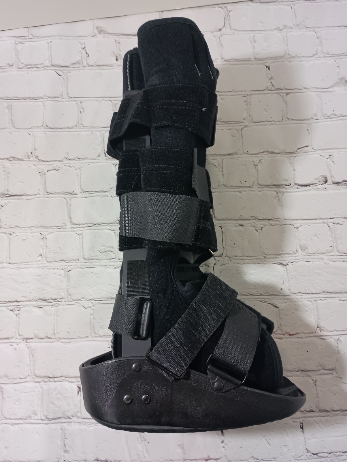 DonJoy MaxTrax Brace Ankle Walking Boot Size Small