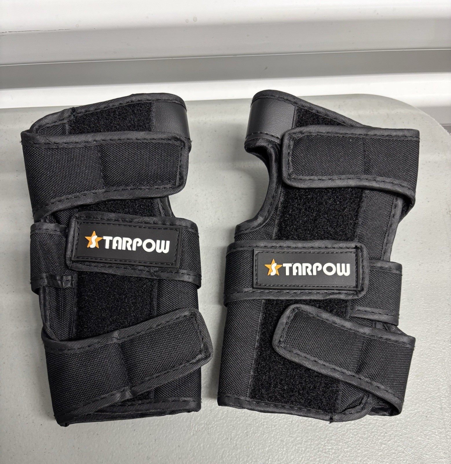 NEW! Tarpow Multiuse Kneepad, Elbow & Hand Protective Set Bonus Elbow Brace