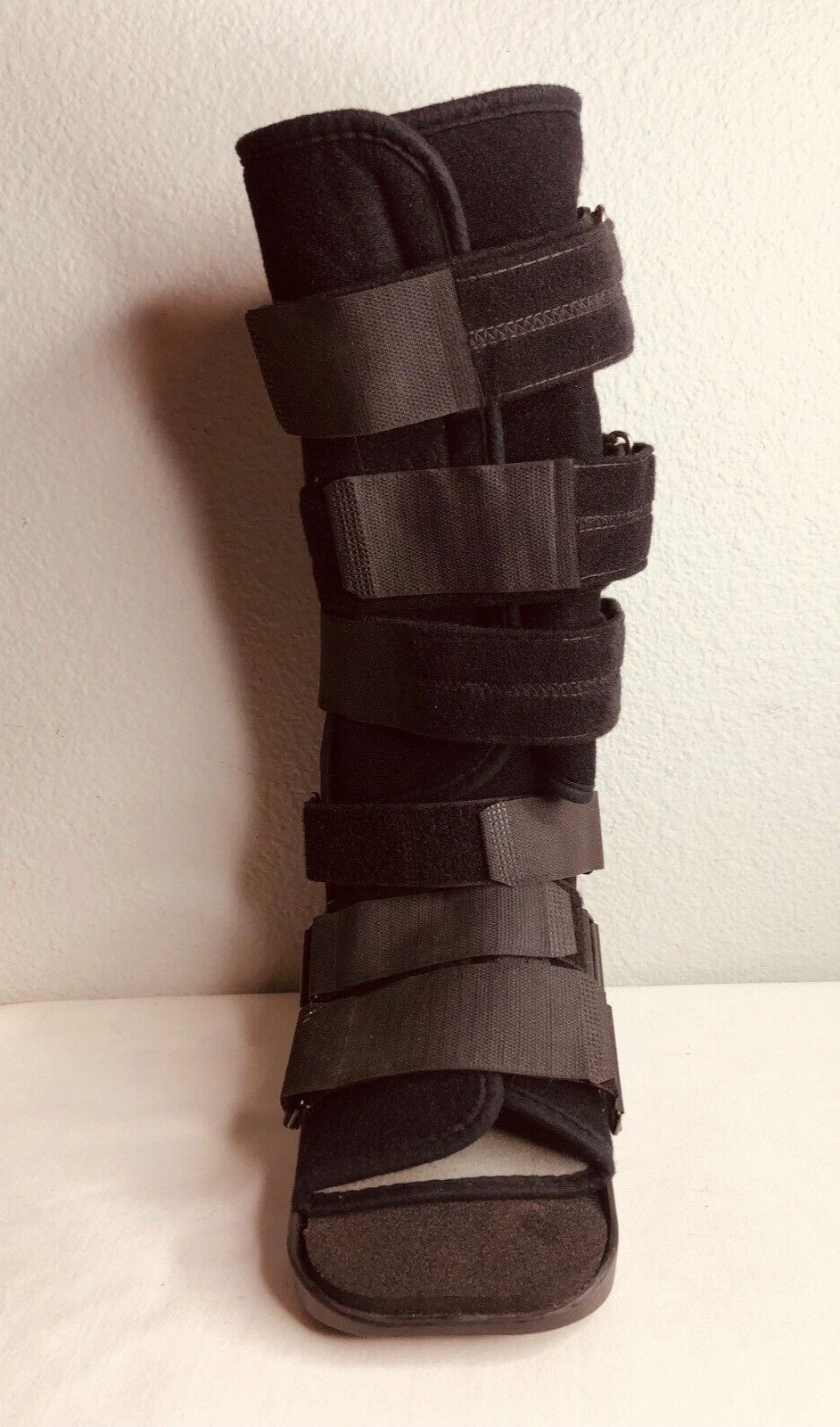 Max Trax Orthopedic Walking Boot Size Medium Black