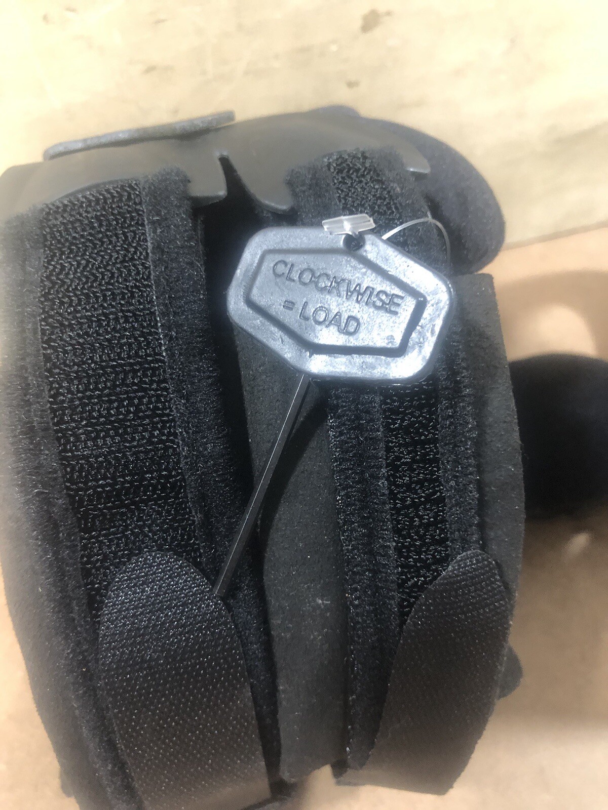 Donjoy 3DF XL Right Medial Knee Brace PreOwned