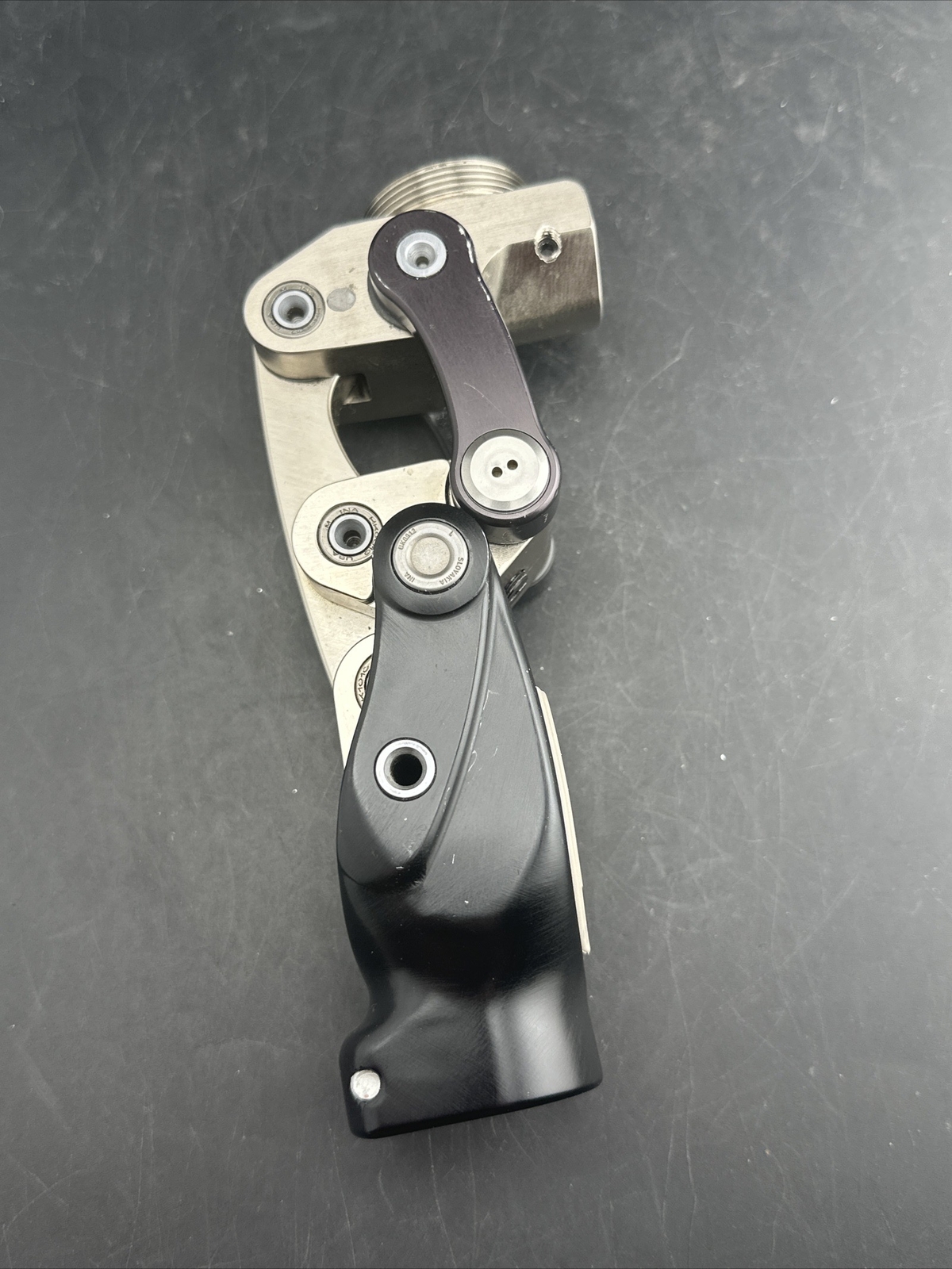 Ossur 1900 Prosthetic Knee. T O T A L knee 1900. Ossur Prosthetic Knee