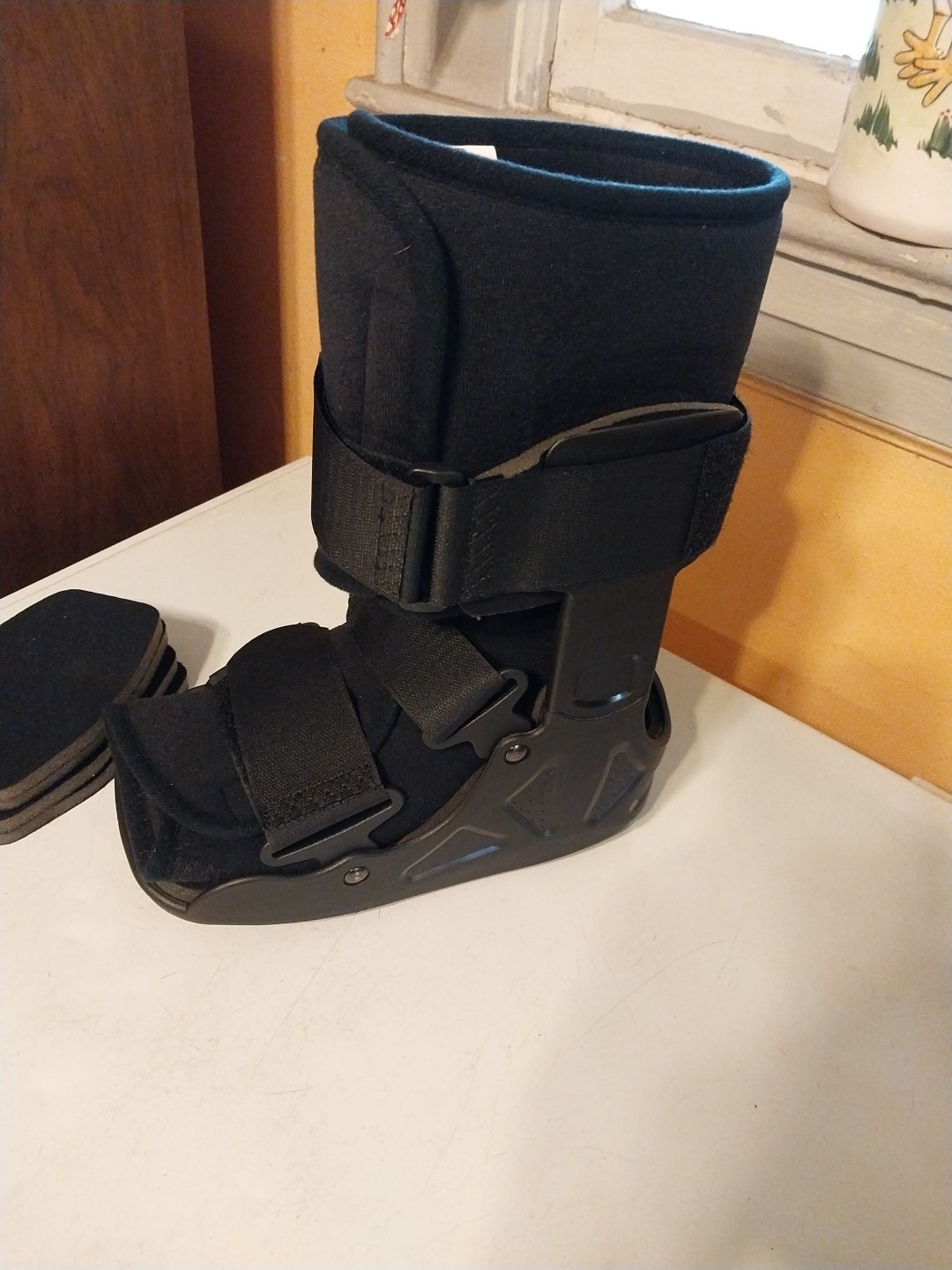 Walking Boot Fracture Boot Short Walker Protective Boot Fits Left or Right Foot
