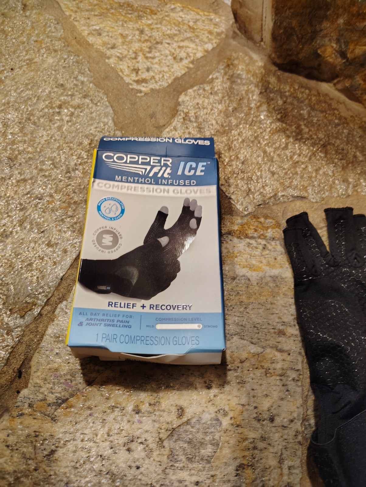 Copper Fit Ice Menthol Infused Compression Right Glove Only Small / Medium S/M