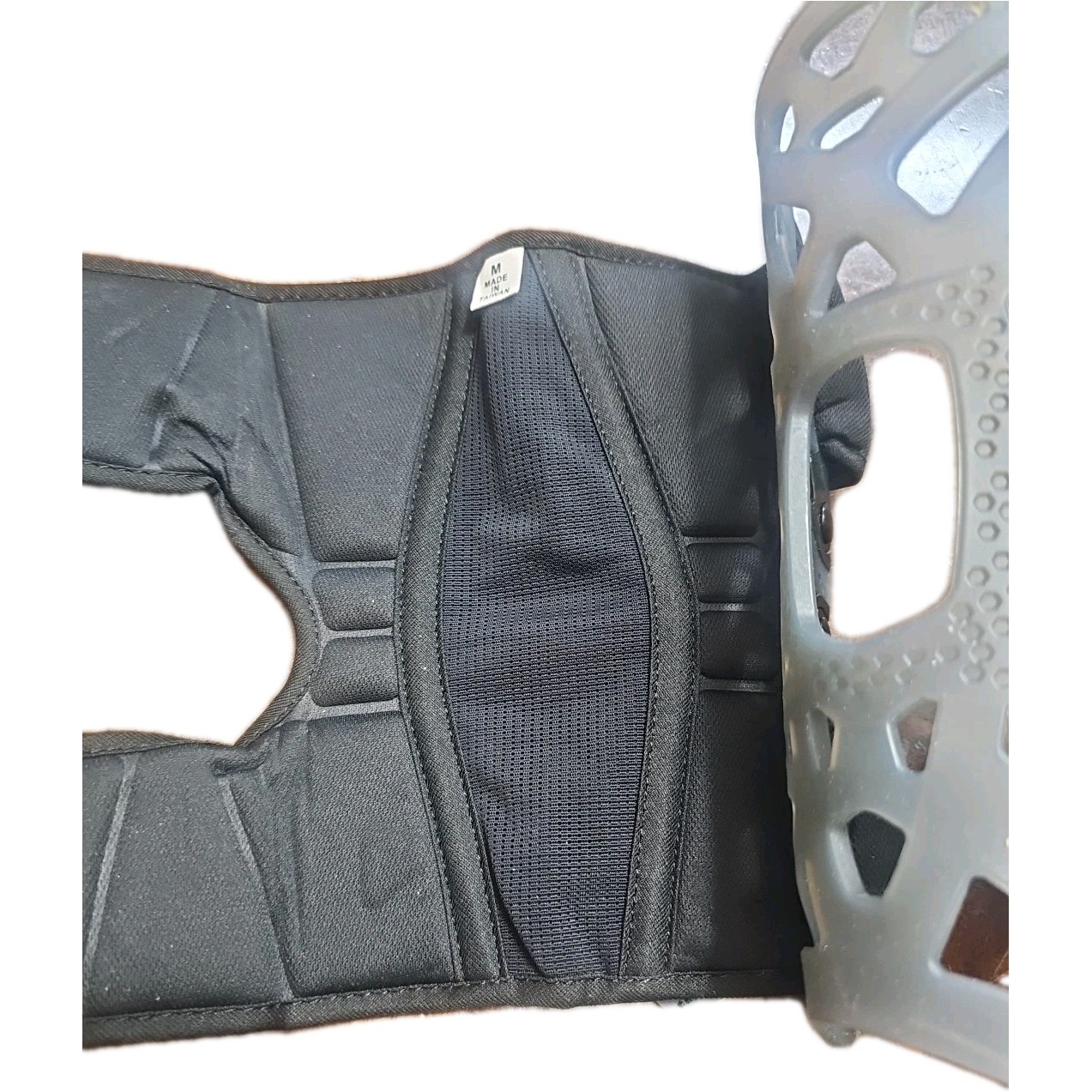 DonJoy Reaction WEB Knee Brace Universal Fit Lightweight Pain Relief Support (M)