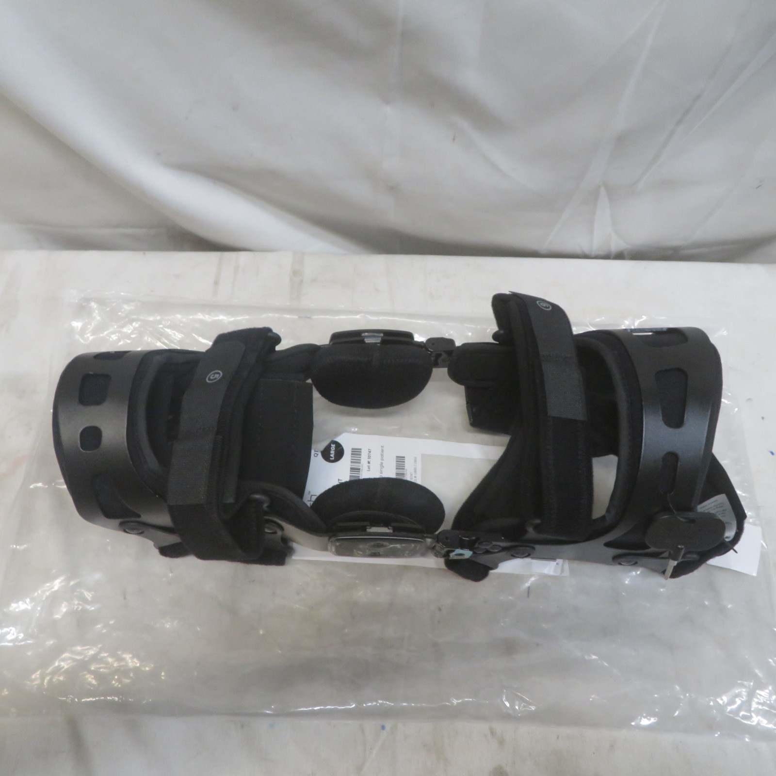Coretech SUP2079BLKRL 845 Adjustable Straps OA Knee Brace for Right Leg – Large