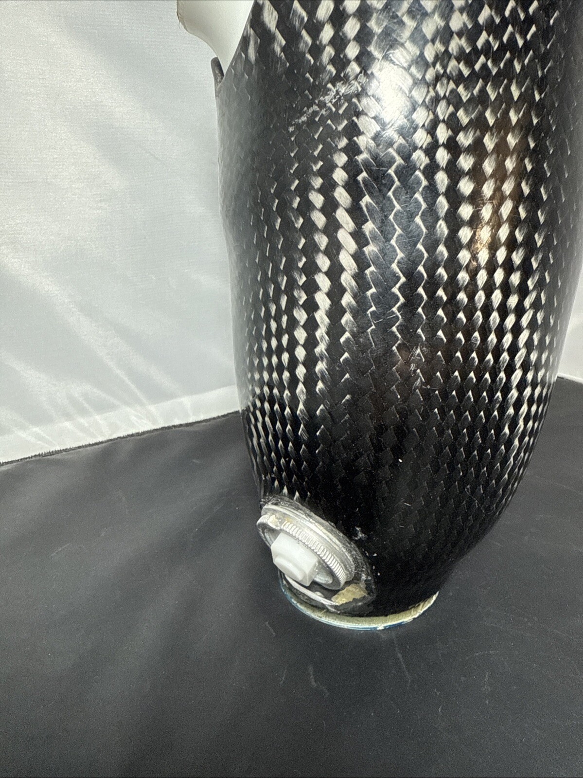 PROSTHETIC BLACK CARBON FIBER LEG SOCKET Above Knee Left Leg W Mounting Plate