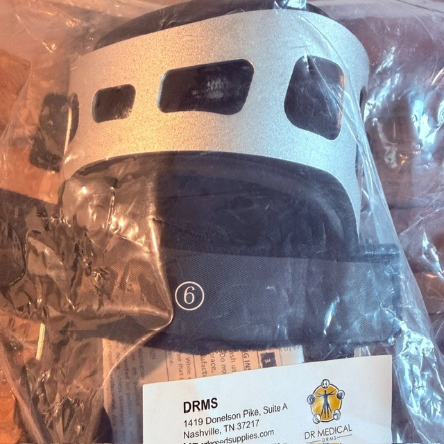 DR Medical Dual OA Reliever Right Knee Brace Small KB0104-147R-01