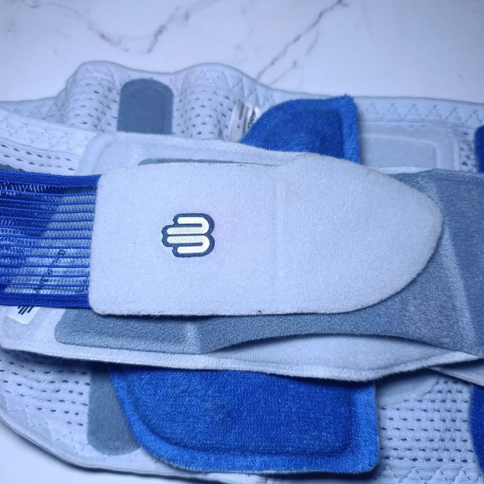 4 size SacroLoc Stabilizing pelvic orthosis relieving effect sacroiliac joints