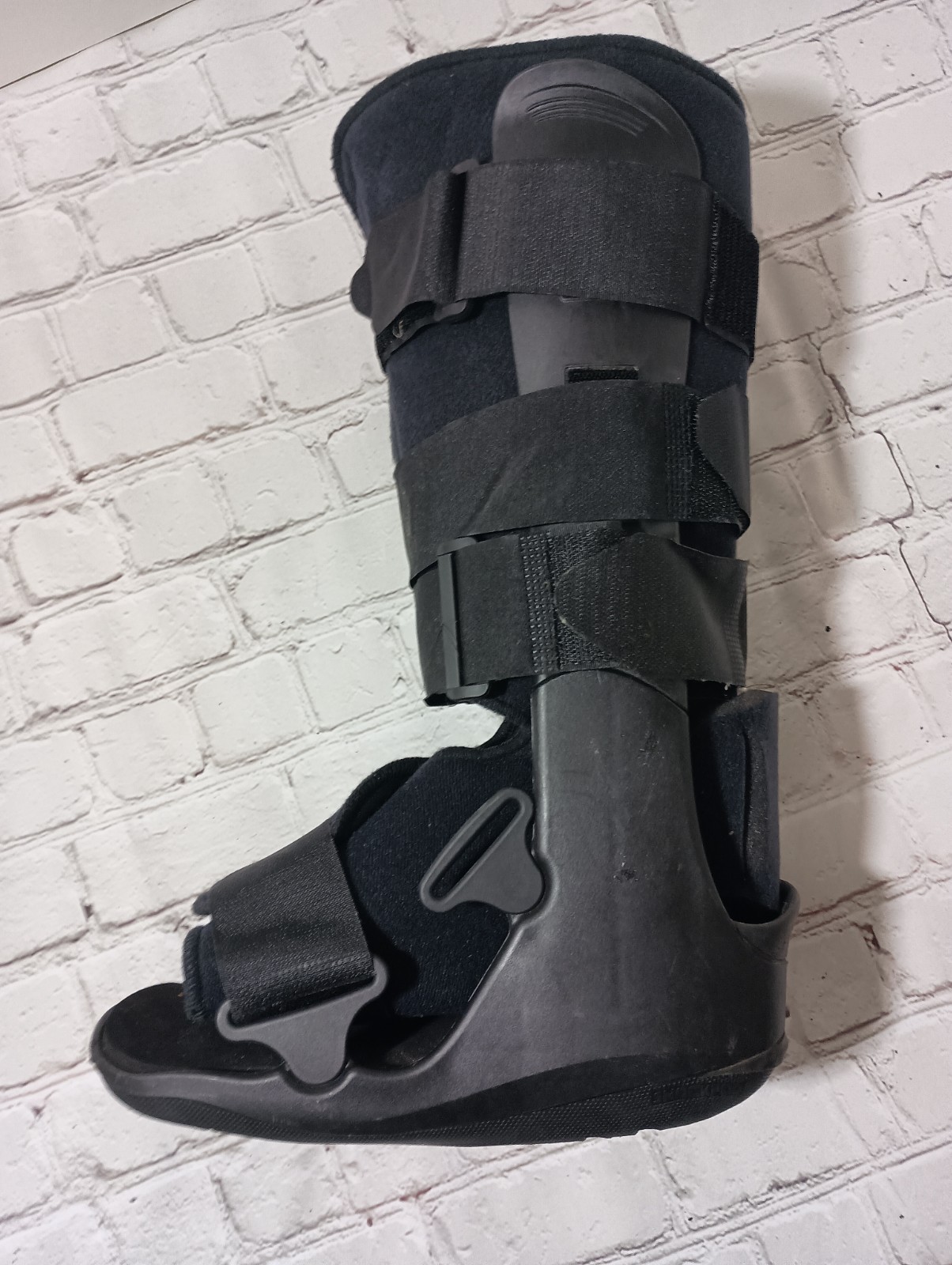 DJO Xcell Walking Boot Size Small