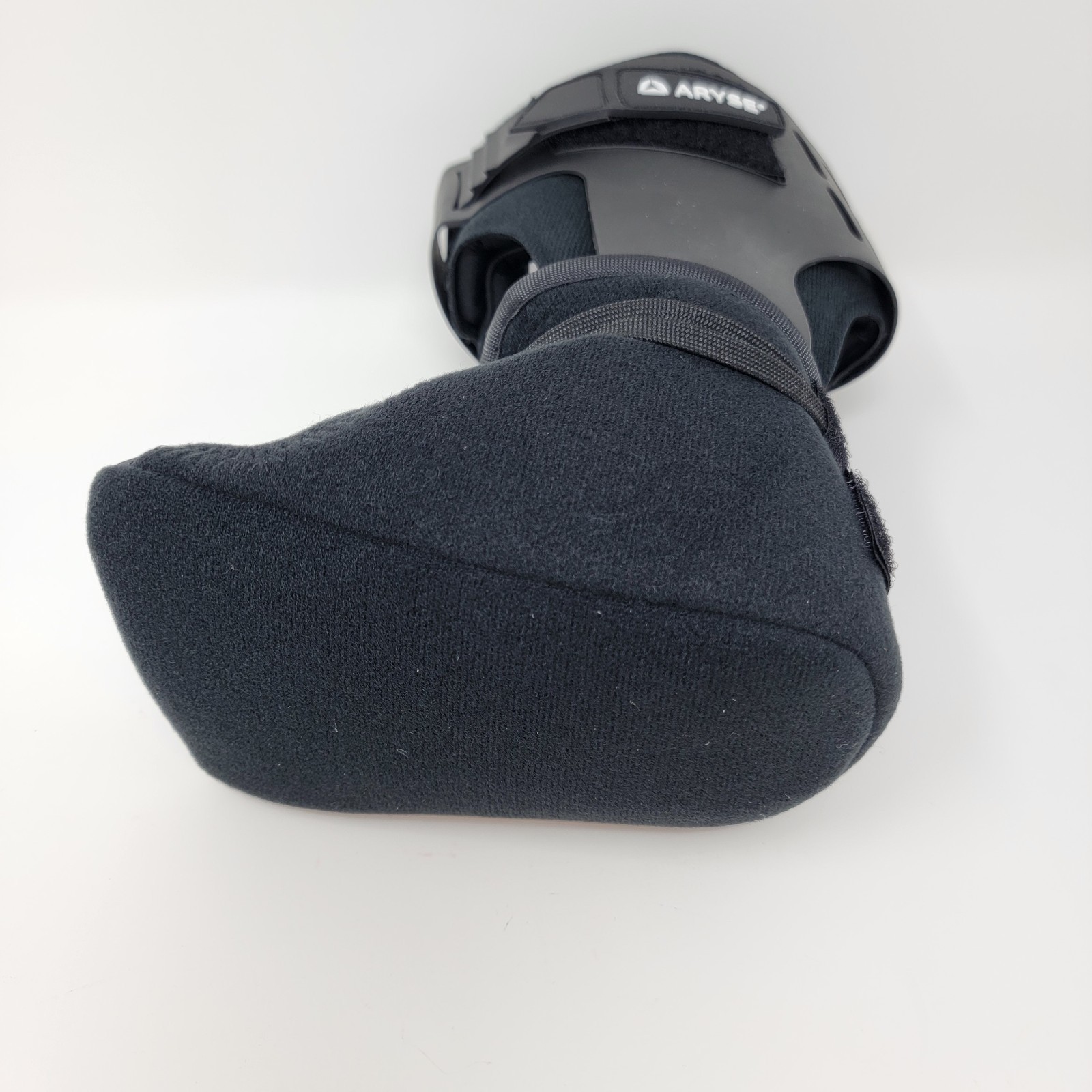 New! ARYSE AY-06-102R Medium Right – Metforce Hinged Ankle Brace M-R Black