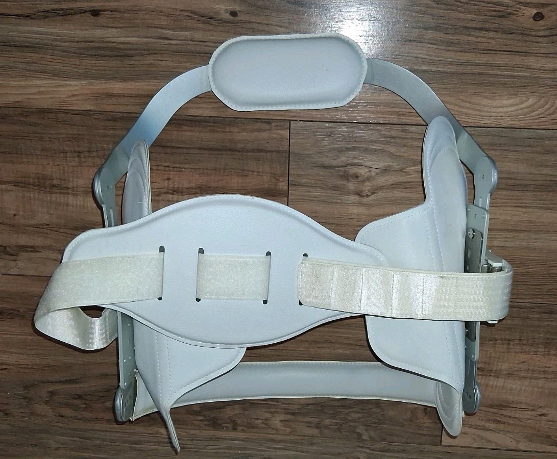 Becker B.O.S.S. Hyperextension TLSO Stabilization Brace Size Medium