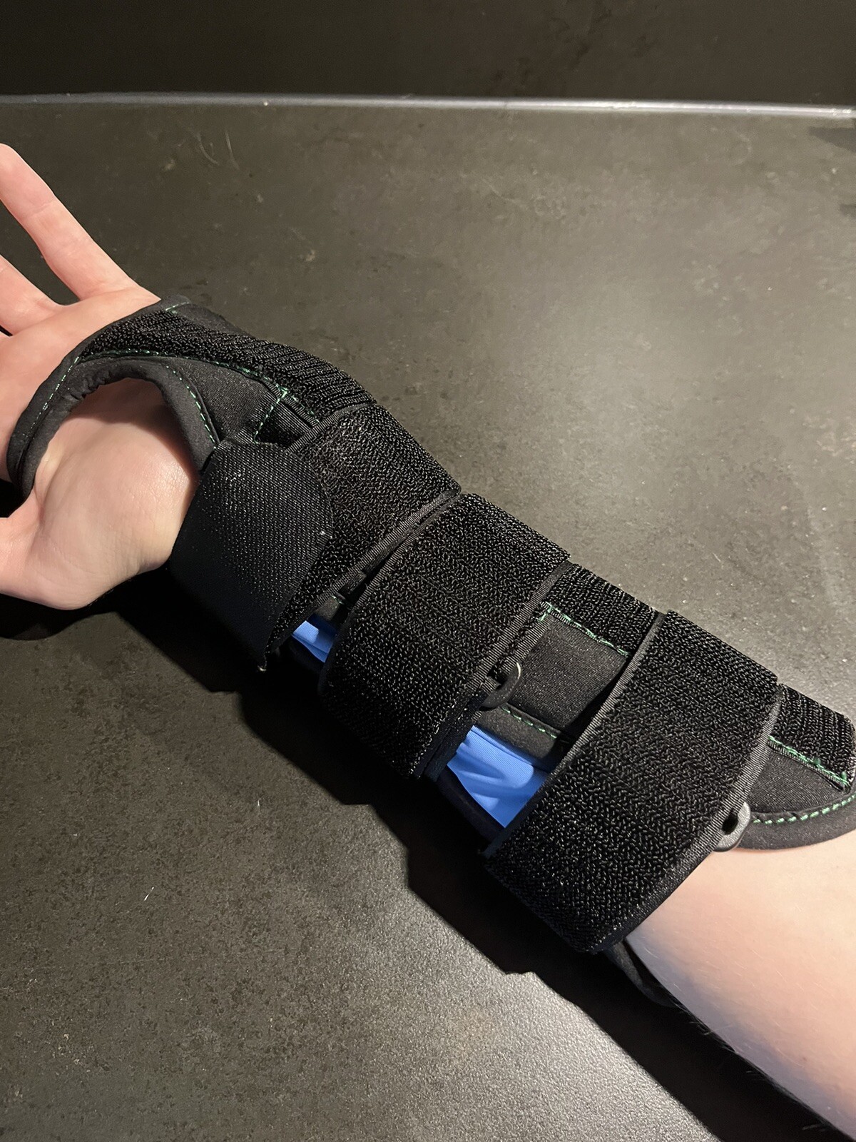 OrthoBrace OrthoWrist Medium Left Item# OBWLI1-3R
