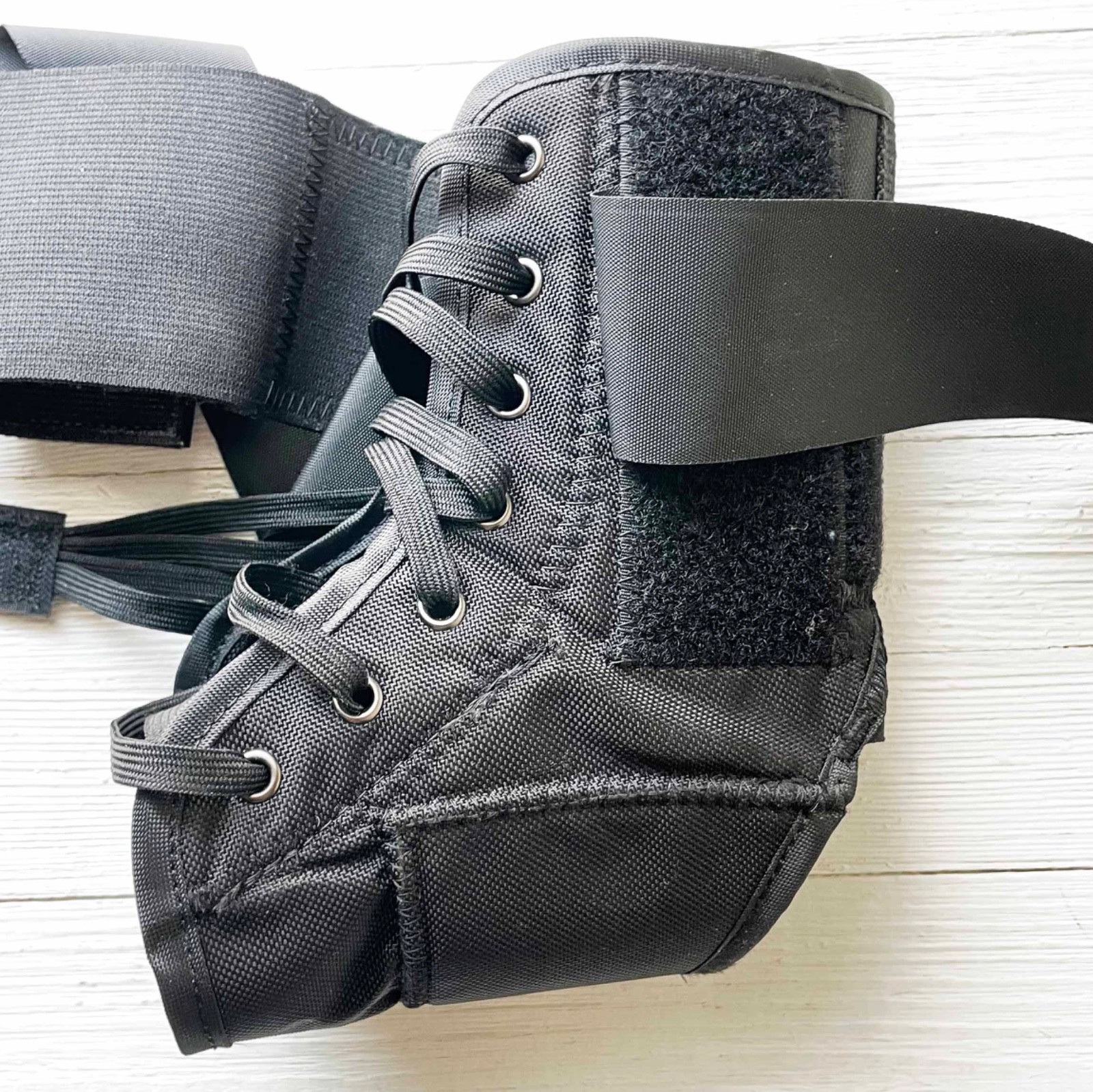 BREG Wraptor Speed Active Lace-Up Ankle Support Brace Medium SA702005