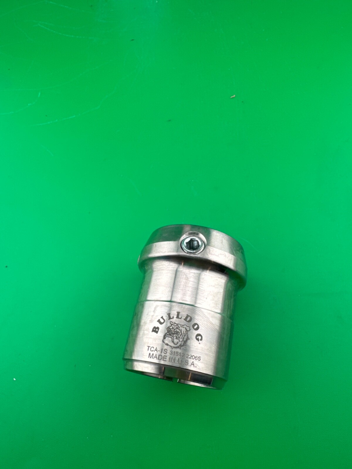Prosthetic tube clamp tubeclamp. Fits 30mm diameter pylon. Bulldog titanium