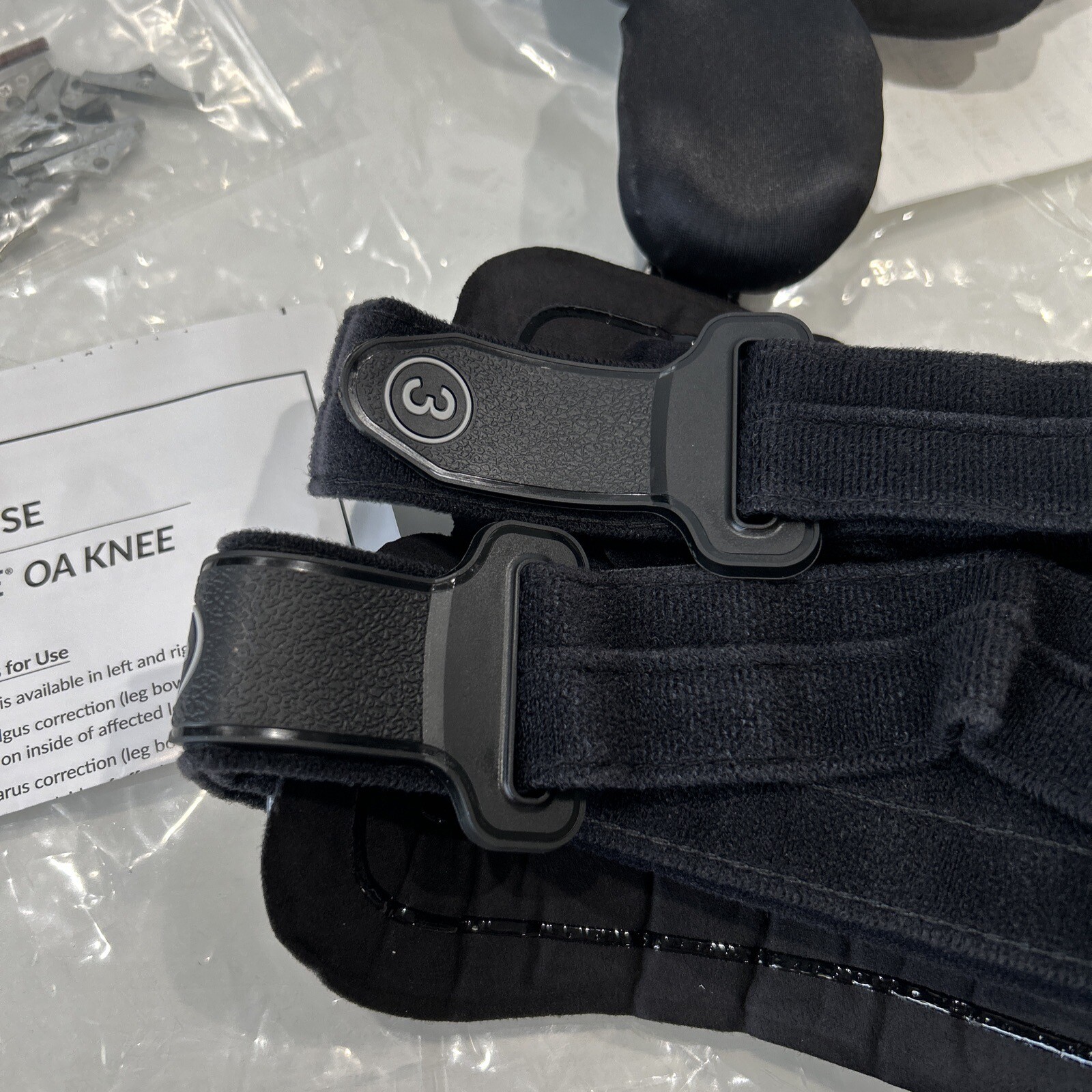 ARYSE Right Knee Brace Metforce OA Adjustable Universal Size Black