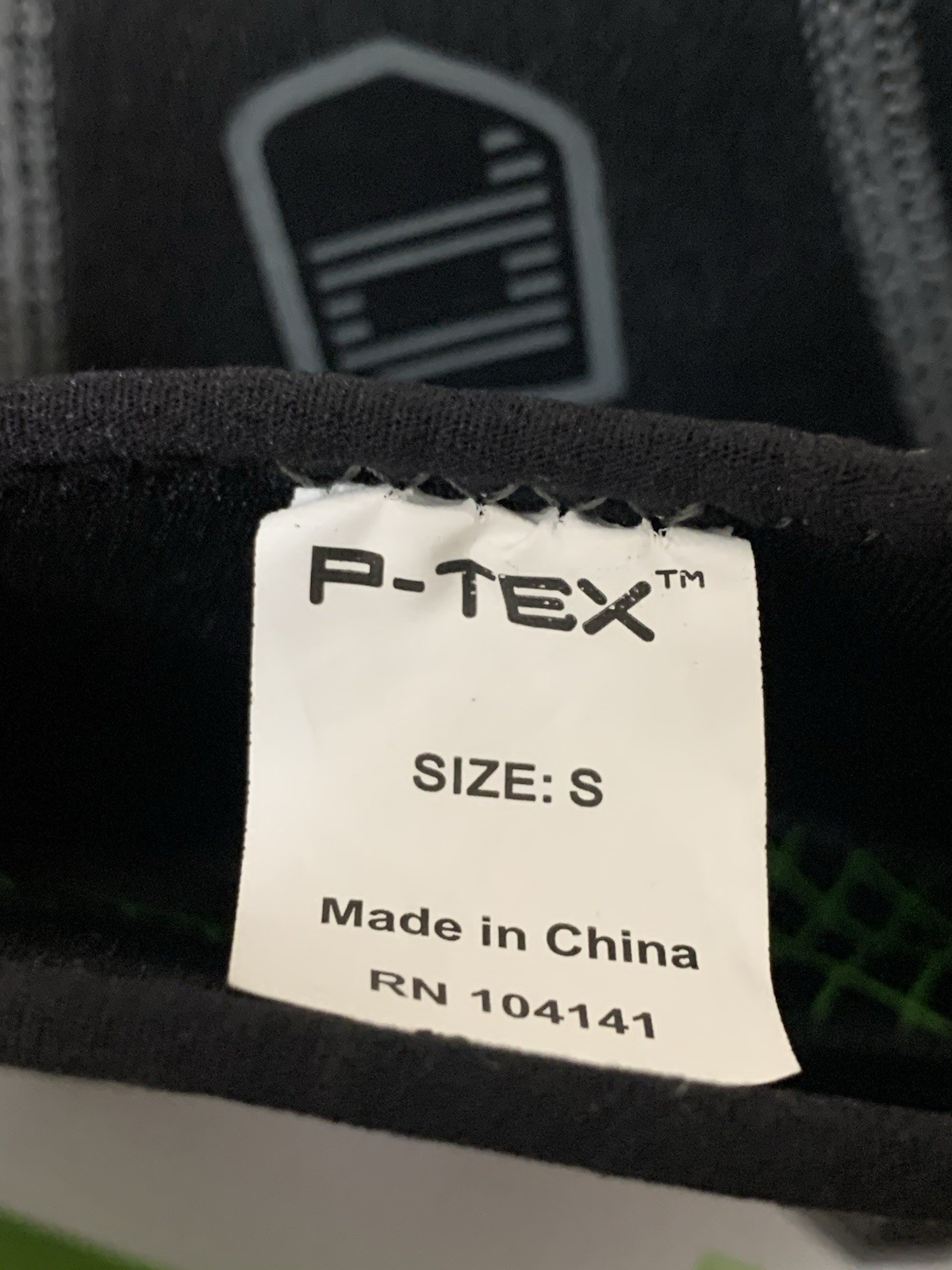 P-TEX ** PRO KNEE SLEEVE ** ” P-TEXK201″ SMALL** BLACK **NEW**Closed Patella