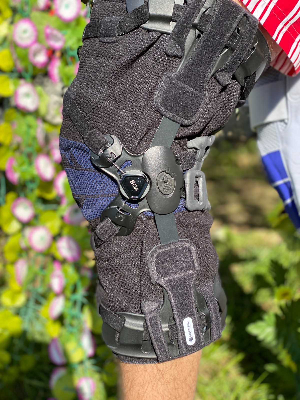 Bauerfeind GenuTrain OA Size 5 Knee Brace Support ACL Right Medial Left Lateral