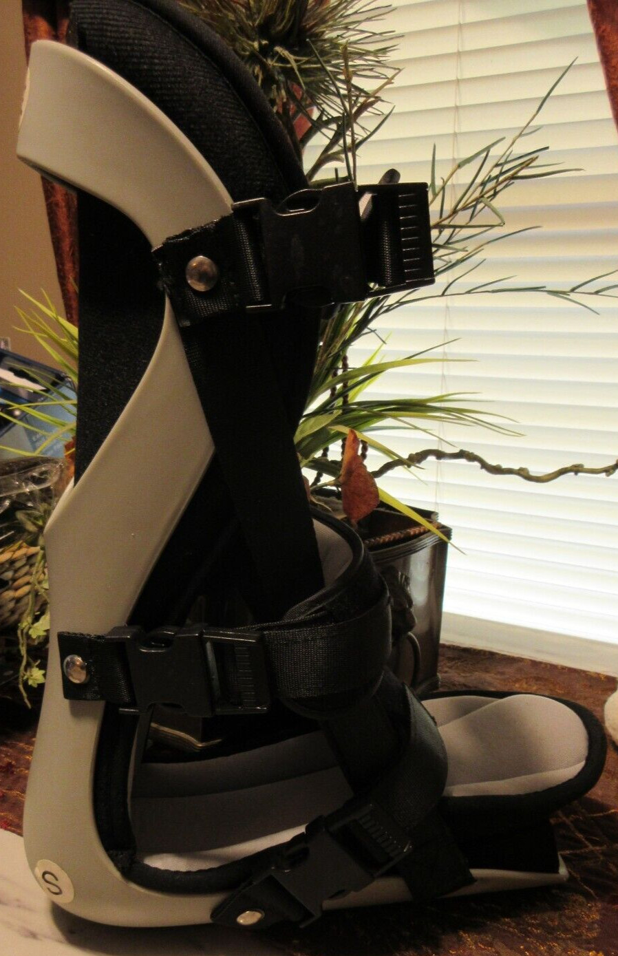 Planter Fasciitis Adjustable Leg Support Brace, Right or Left Foot Size Small