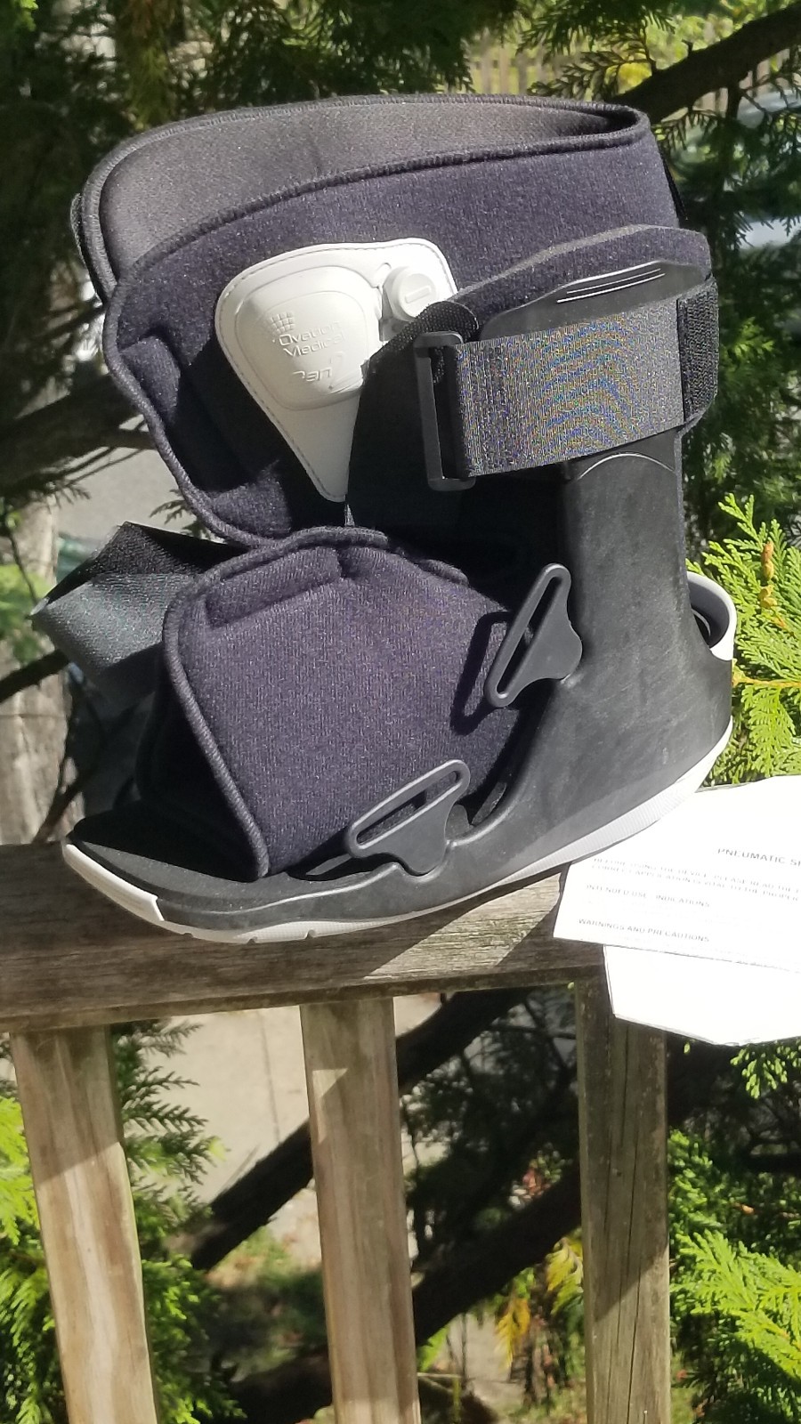 ORTHOPEDIC FOOT ANKLE BRACE SHORT PNEUMATIC WALKER 10105 SIZE MED.