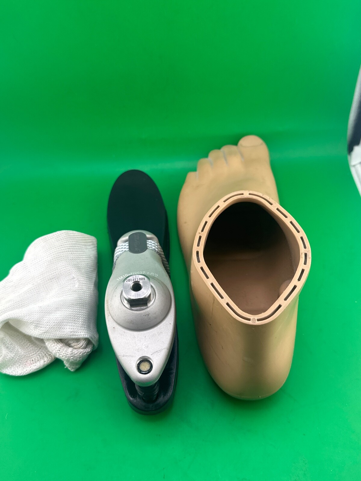 Ottobock Otto bock 1m10 prosthetic foot, size 26, category 1. Left