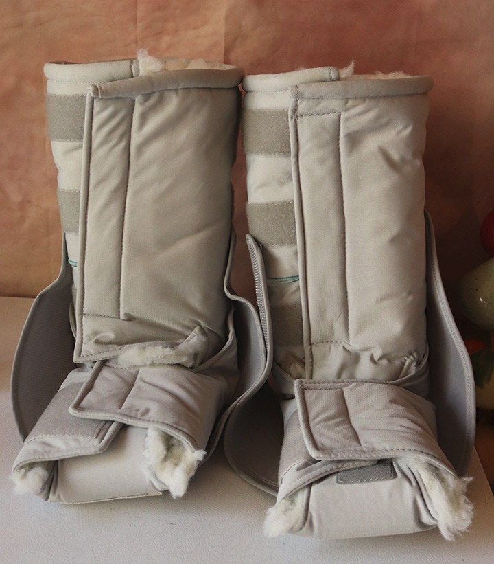 2 Rooke Vascular Boots Size Regular With Plush Lining, Adjustable Straps HFS102