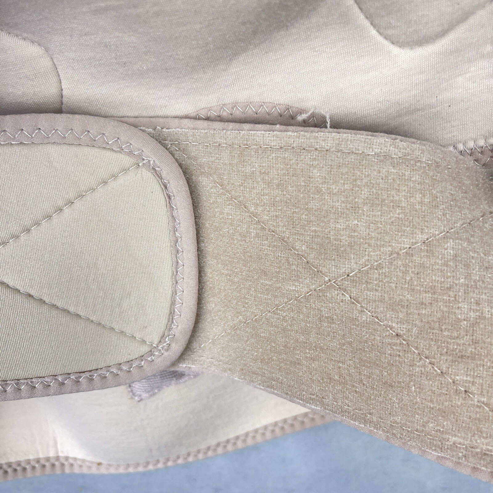 LivingSure Magnetic Posture Corrector Adjustable Strap Size Large Color Cream