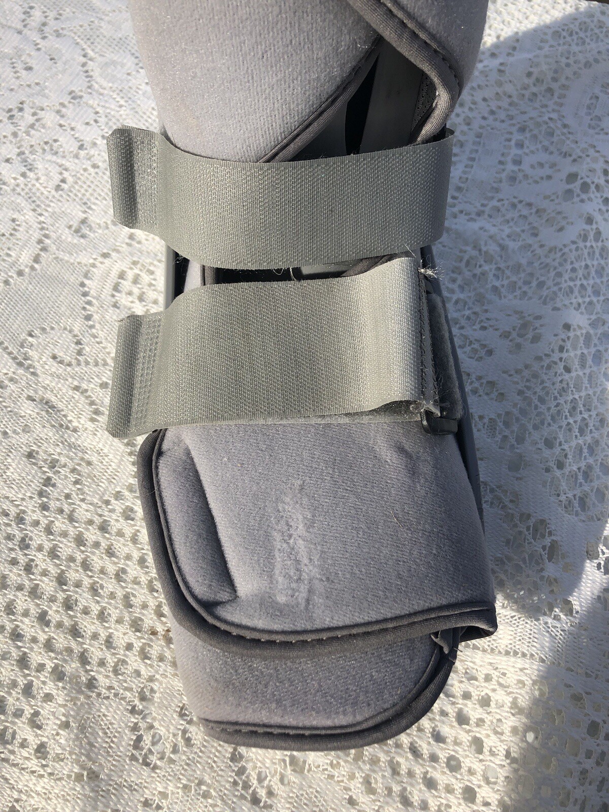 +Nice Breg Ortho Genesis Walker Boot Mid-Calf Air Trauma Post-Op Medium BL525005