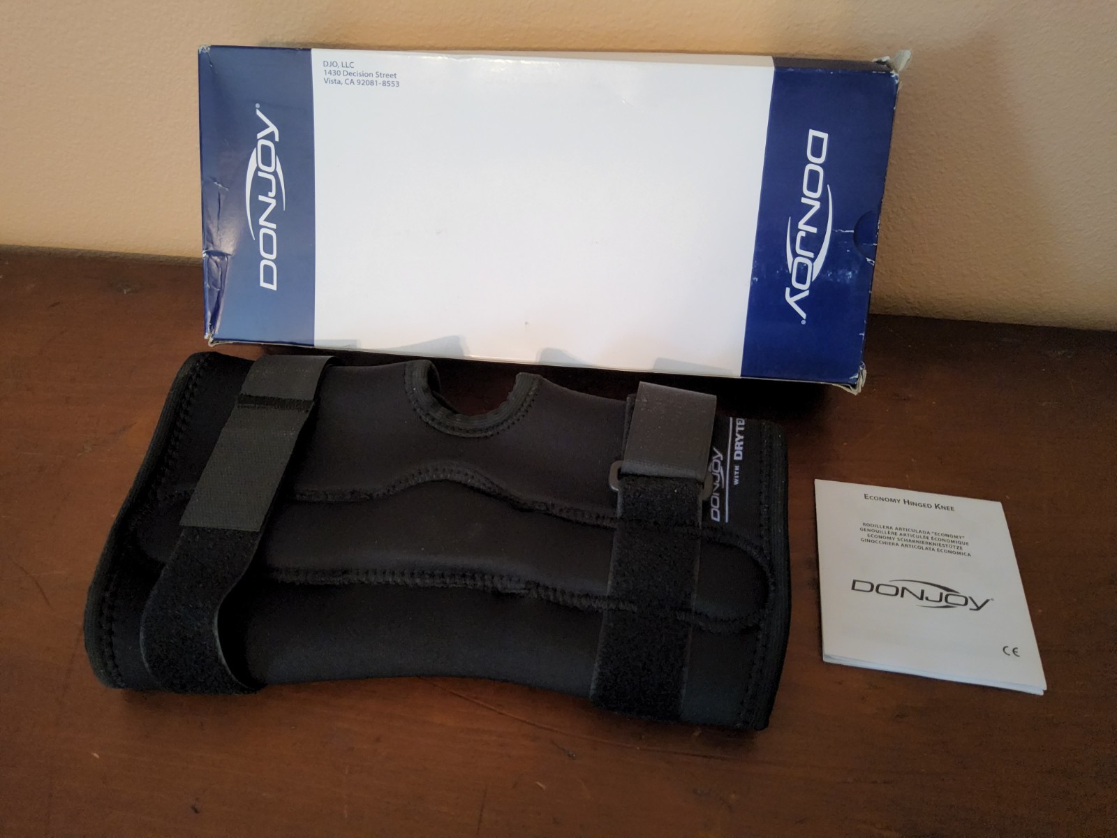 DONJOY DRYTEX – ECON Hinged Knee Wrap SMALL