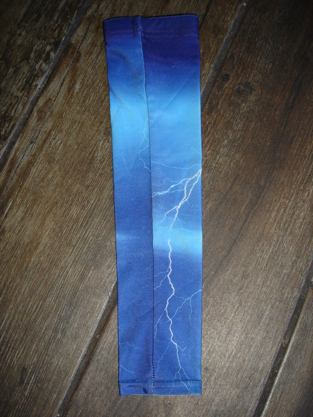 Blue lightning bolt Compression shooting arm sleeve Youth Large (YL)