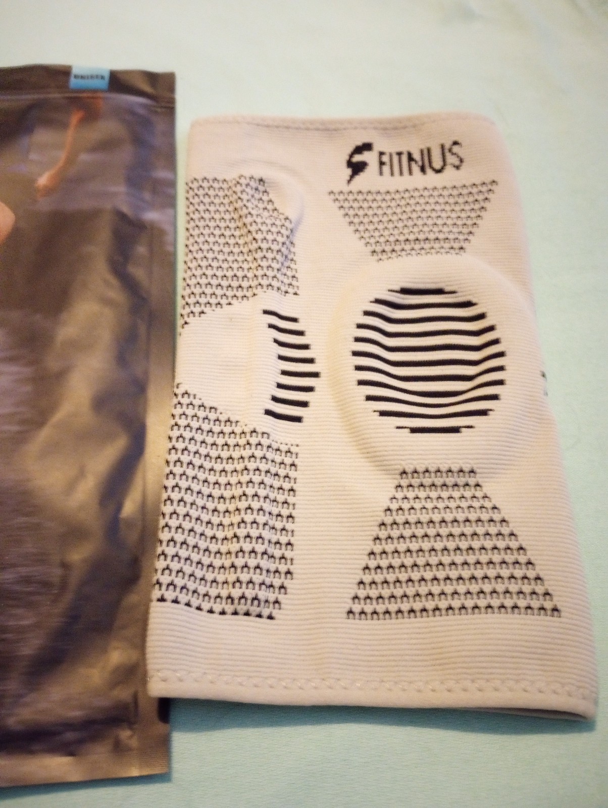 Fitnus Knee Sleeve – A
