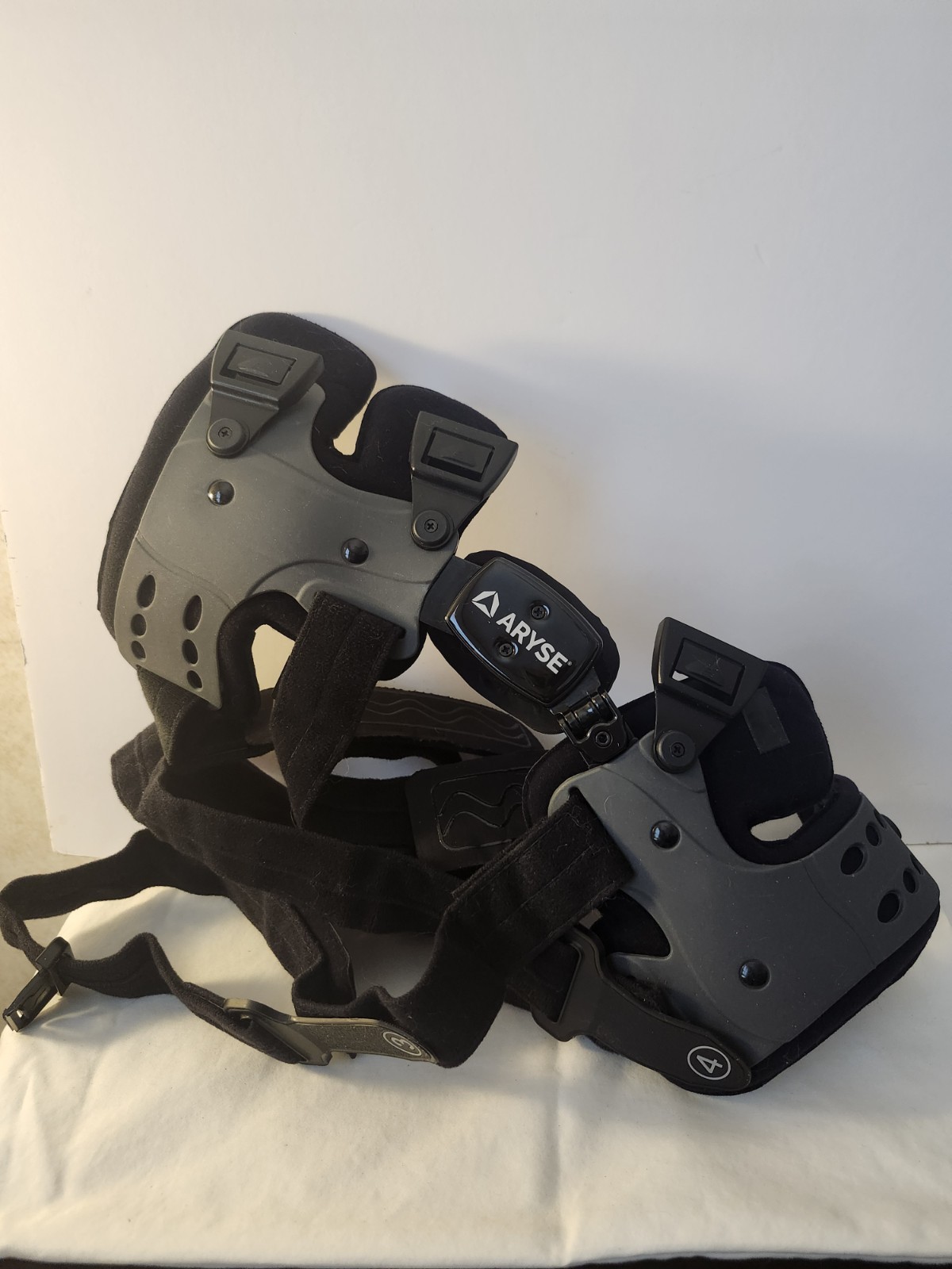 Aryse AY-43 OA Adjustable Knee Brace NEW – Universal Left & Right Health Rehab